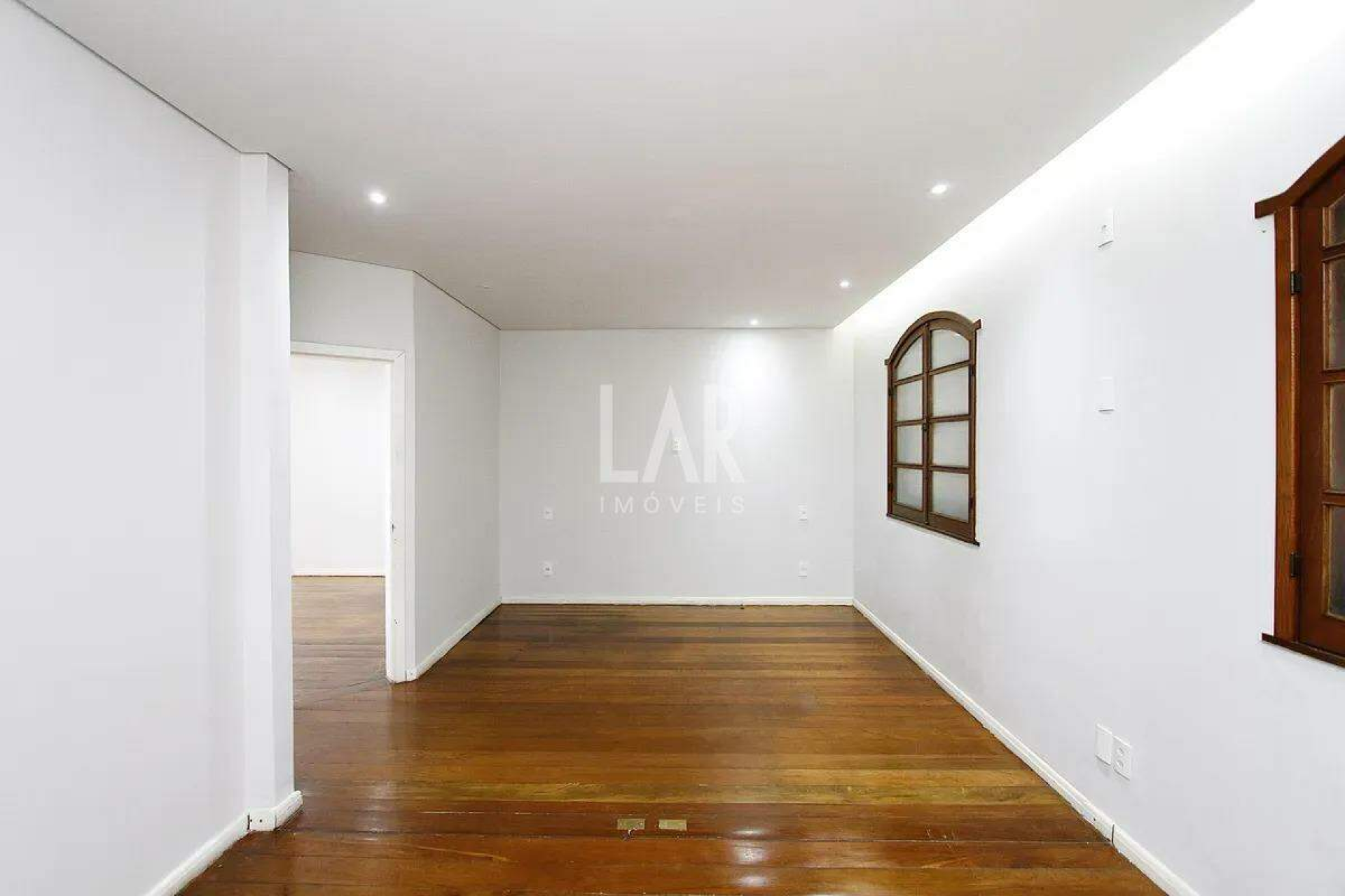 Casa de 4 quartos para alugar, Santa Lúcia, Belo Horizonte - MG