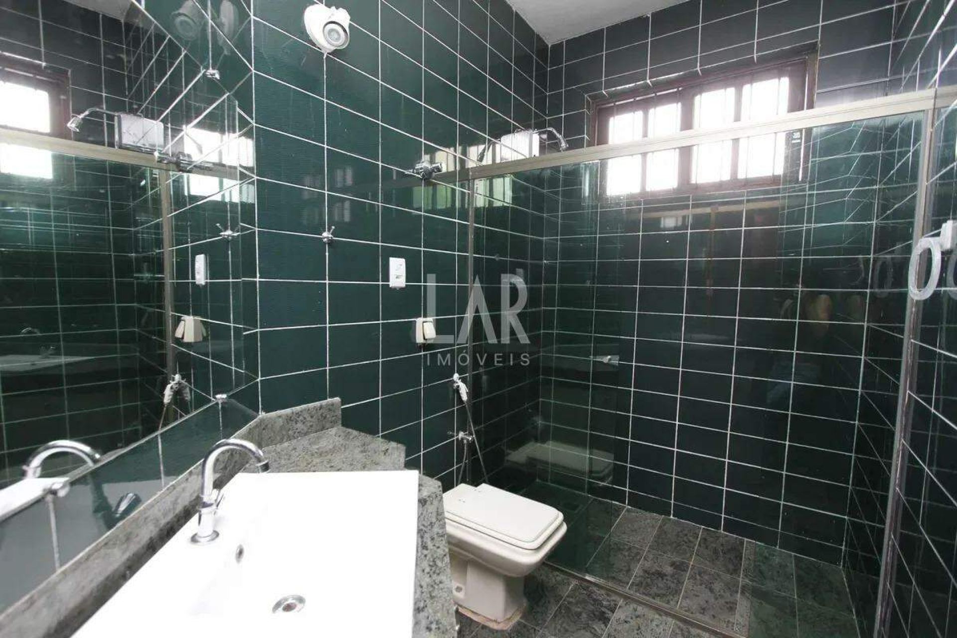Casa de 4 quartos para alugar, Santa Lúcia, Belo Horizonte - MG