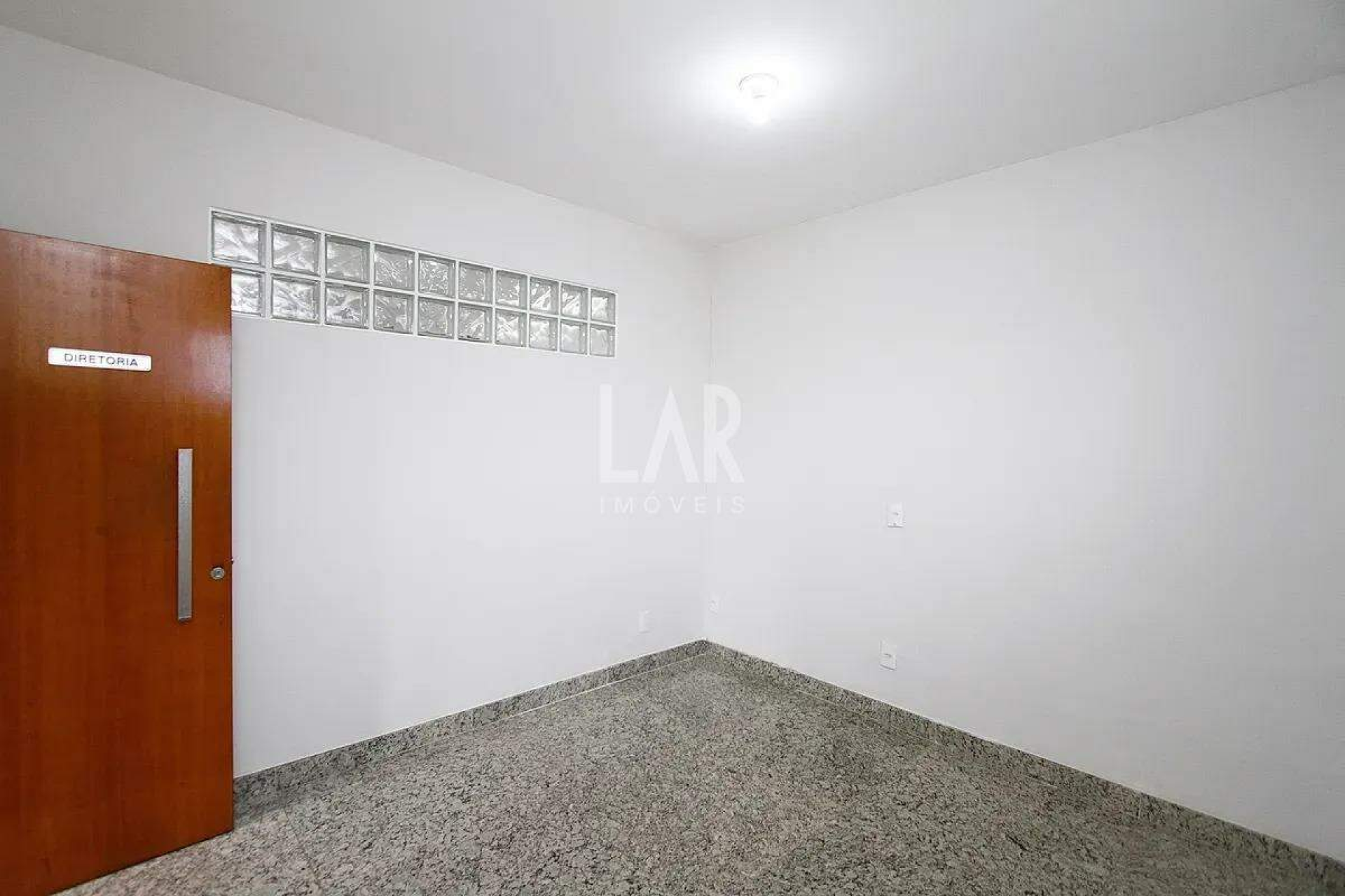 Casa de 4 quartos para alugar, Santa Lúcia, Belo Horizonte - MG