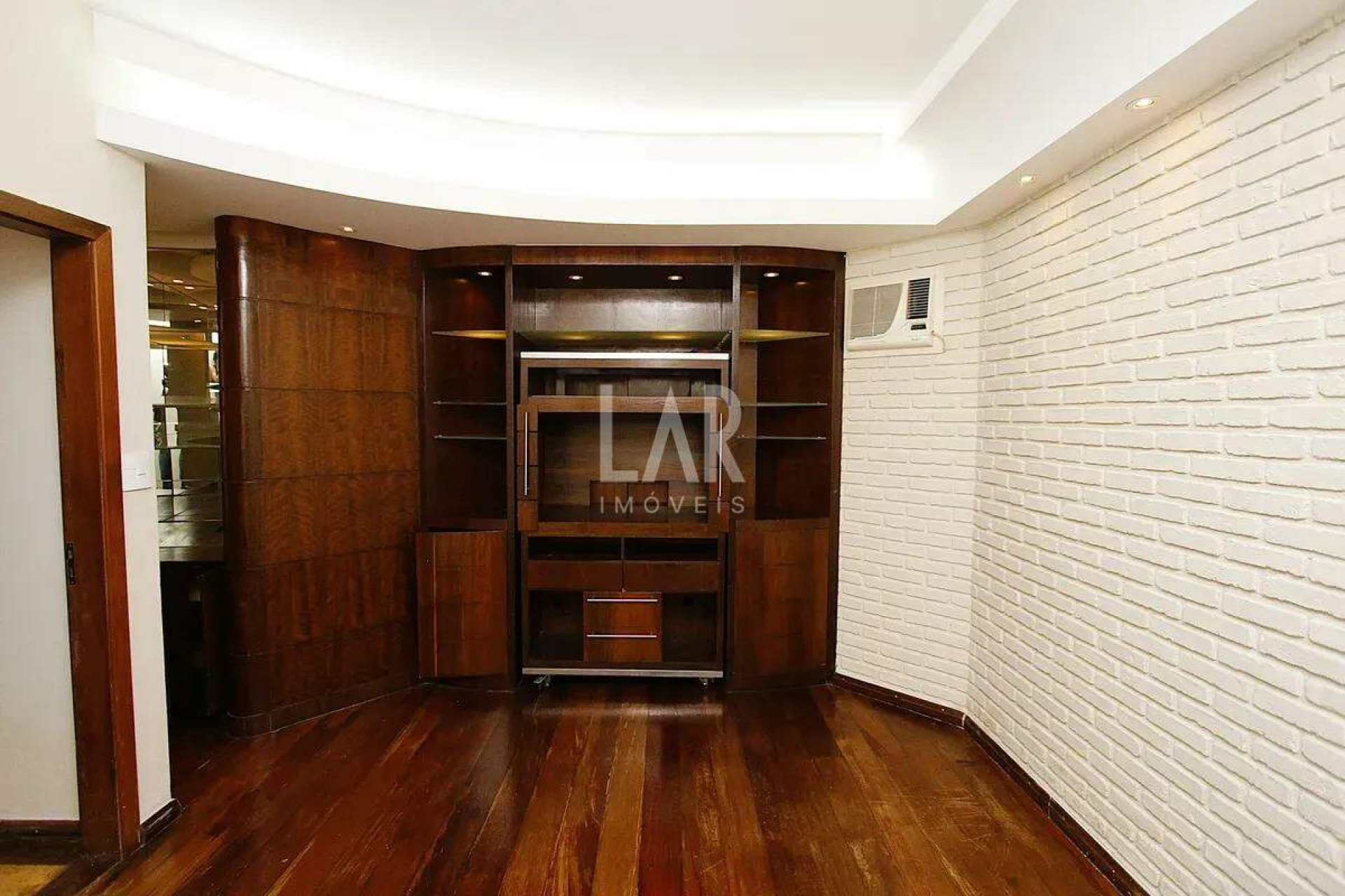 Casa de 4 quartos para alugar, Santa Lúcia, Belo Horizonte - MG