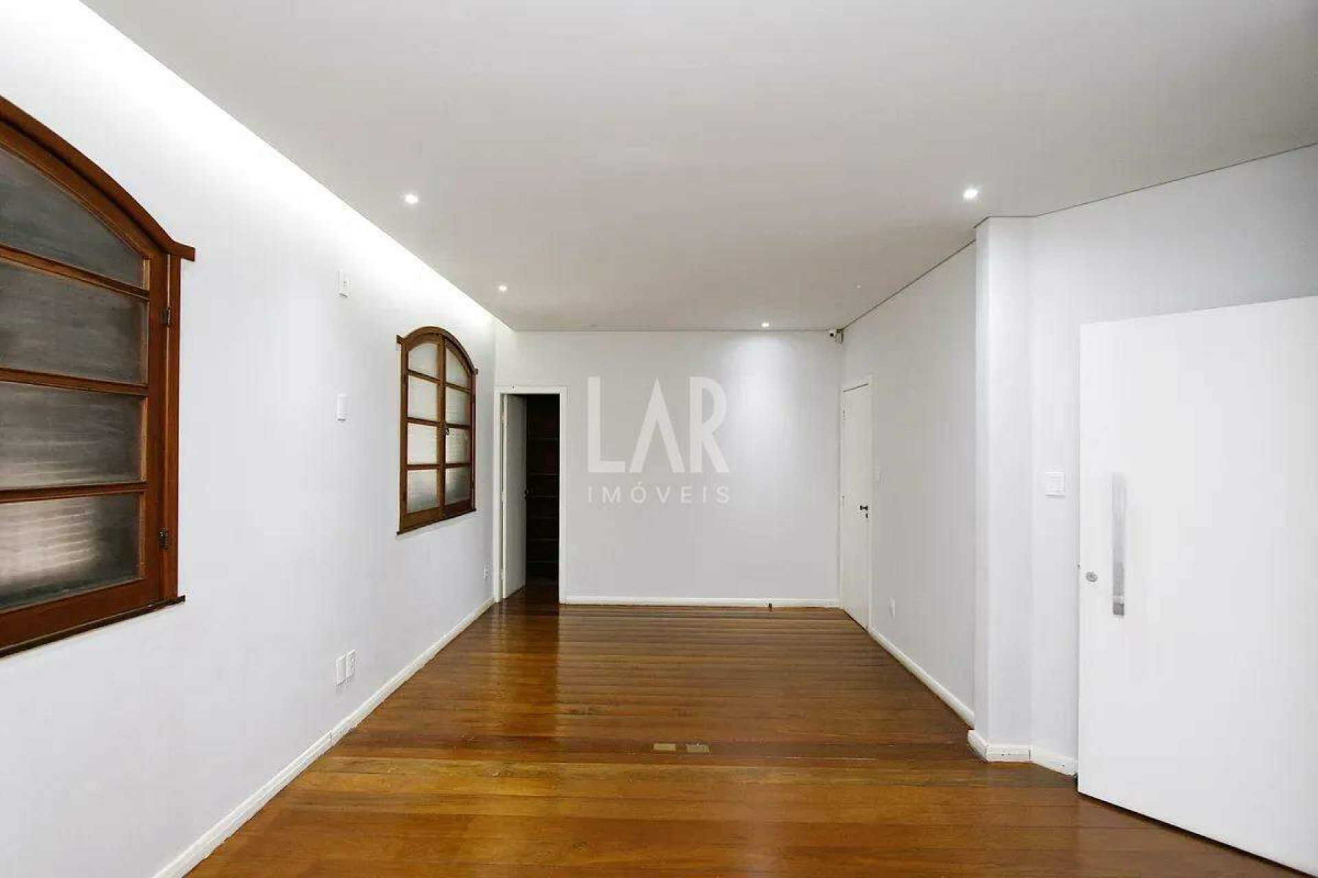 Casa de 4 quartos para alugar, Santa Lúcia, Belo Horizonte - MG