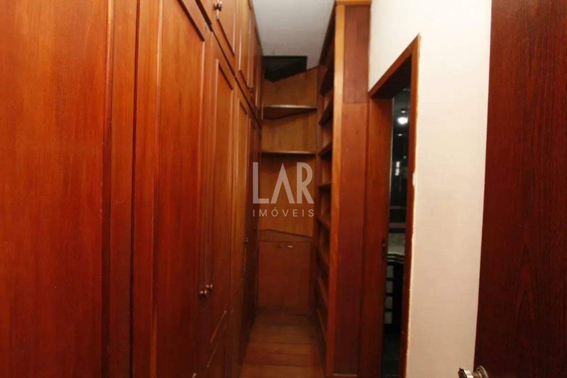 Casa de 4 quartos à venda, Santa Lúcia, Belo Horizonte - MG