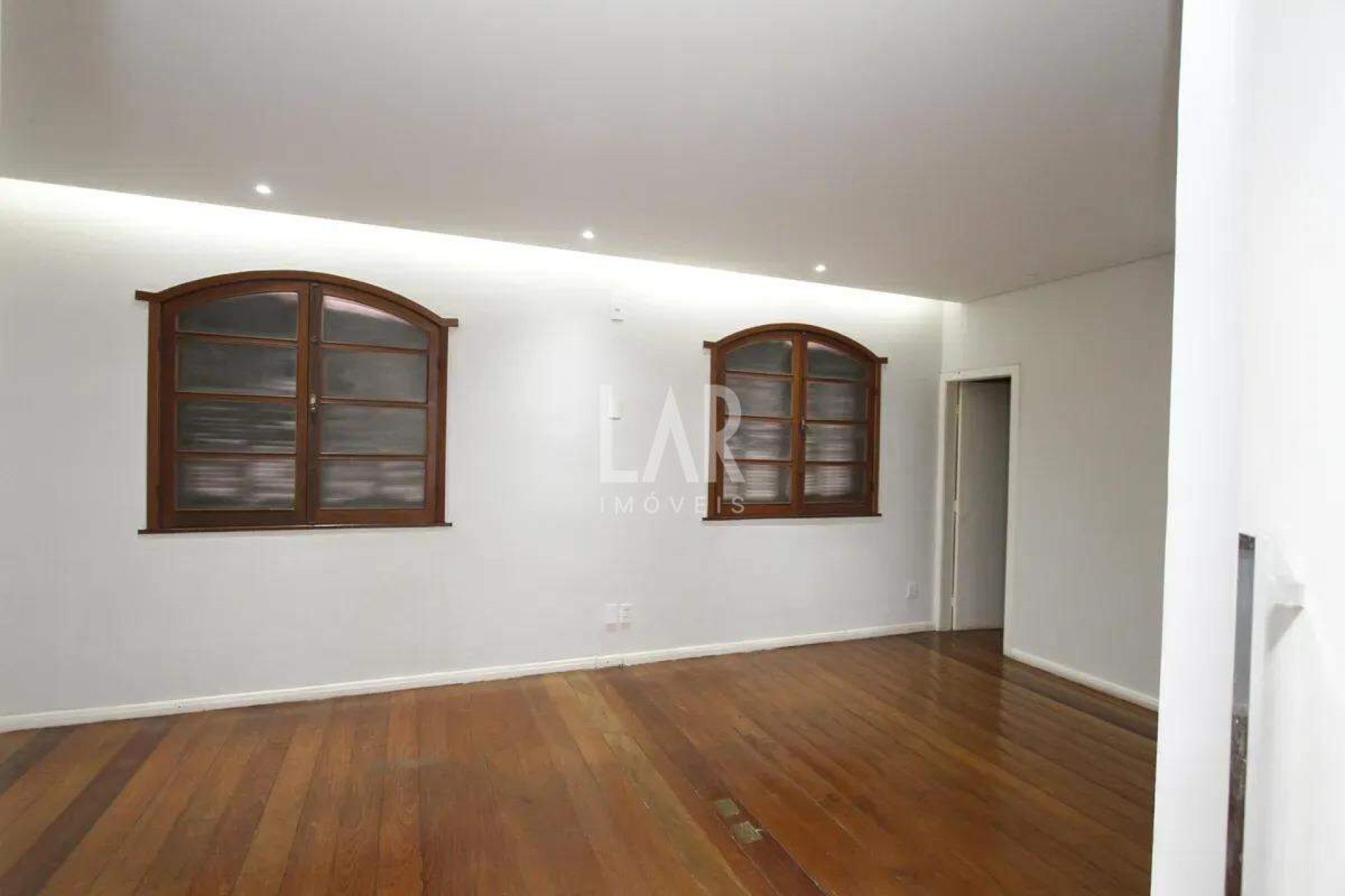 Casa de 4 quartos à venda, Santa Lúcia, Belo Horizonte - MG