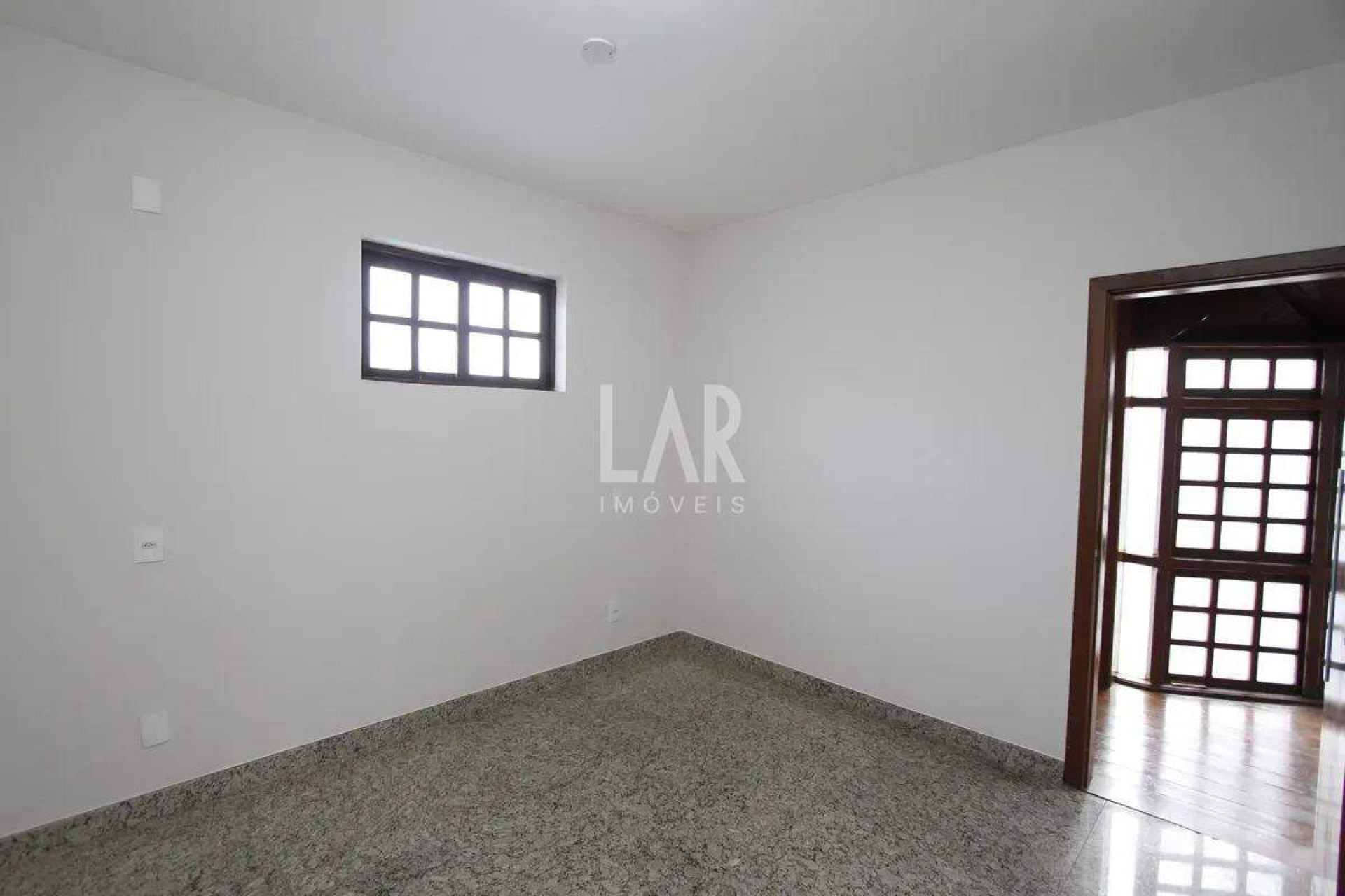 Casa de 4 quartos à venda, Santa Lúcia, Belo Horizonte - MG