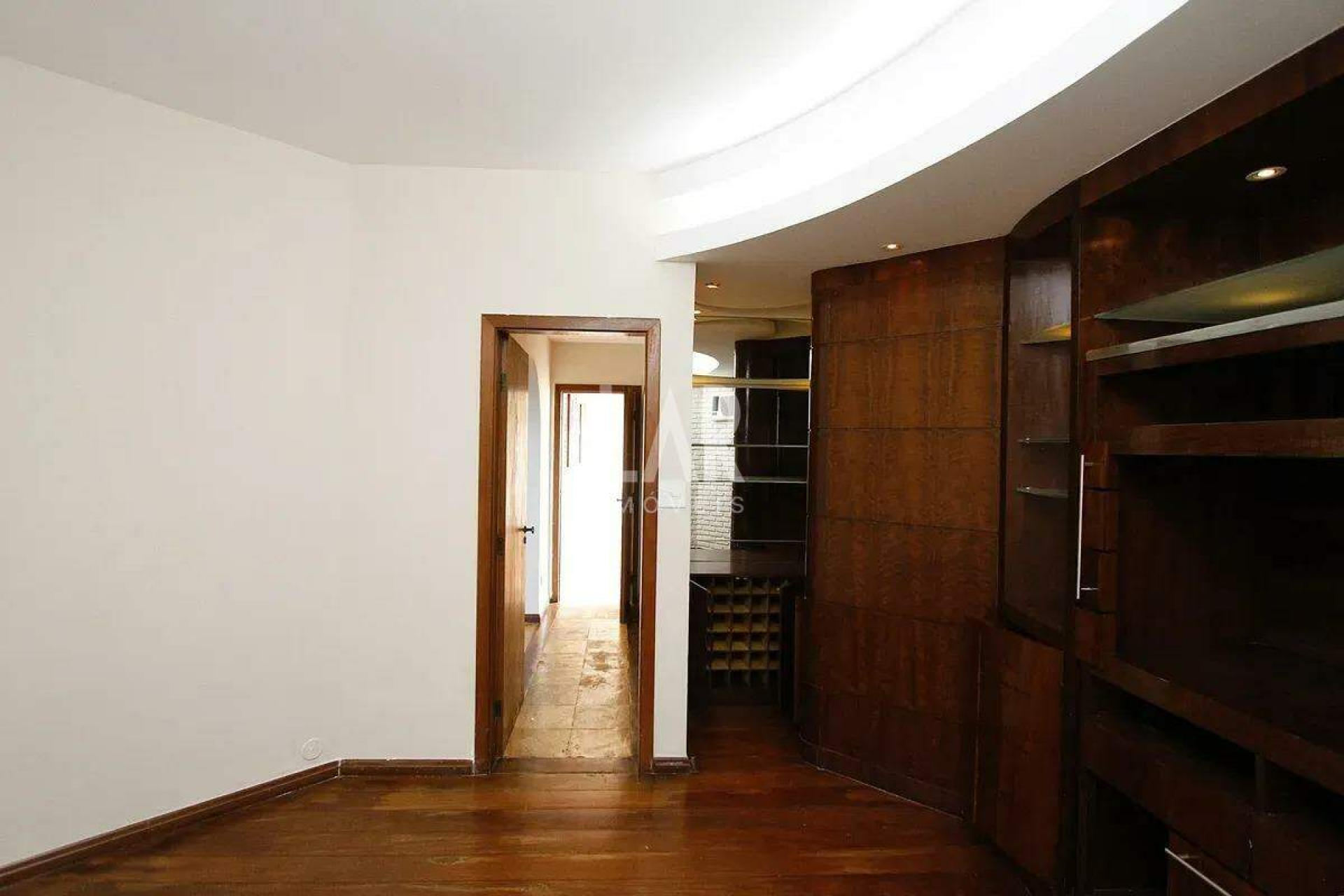 Casa de 4 quartos à venda, Santa Lúcia, Belo Horizonte - MG