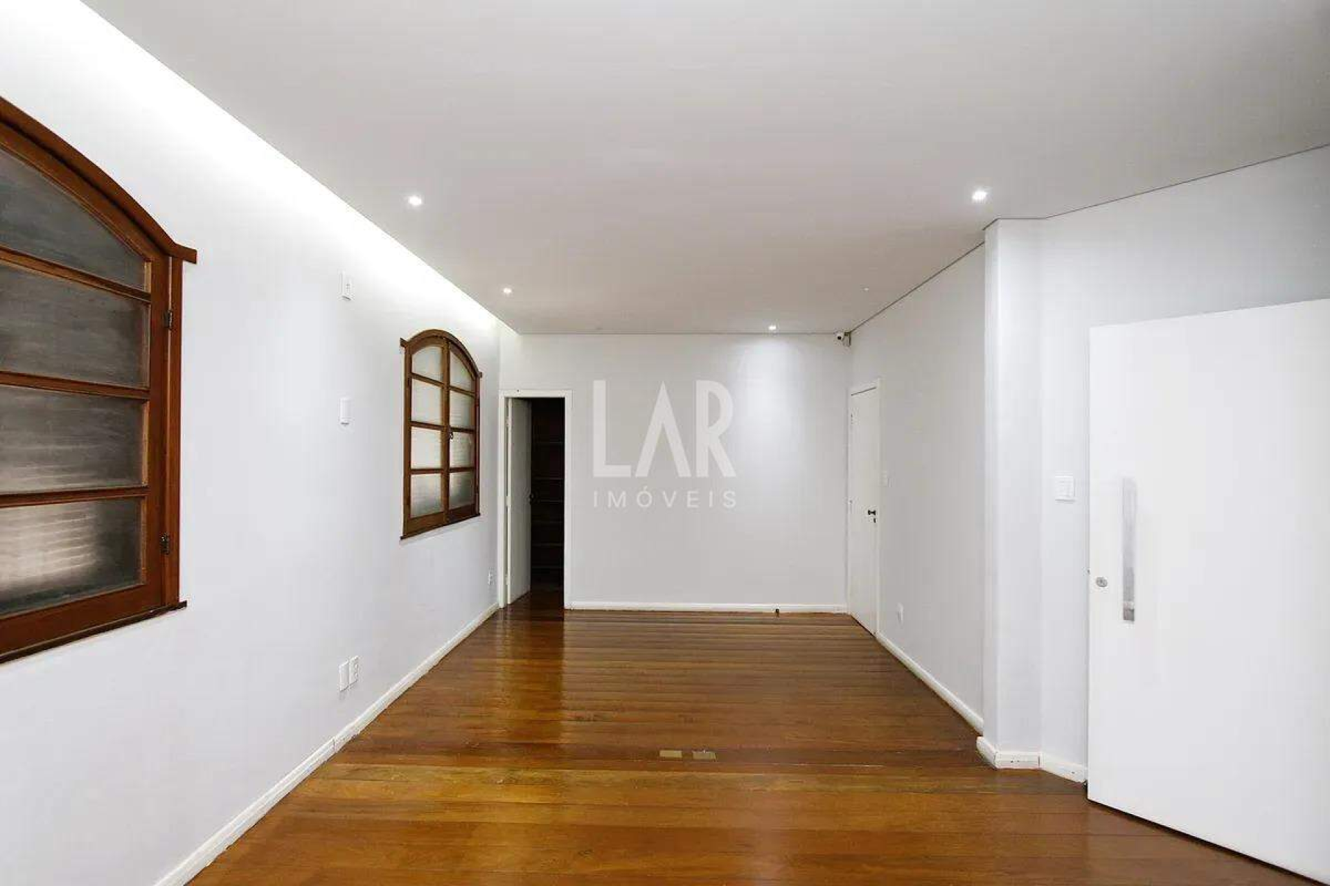 Casa de 4 quartos à venda, Santa Lúcia, Belo Horizonte - MG