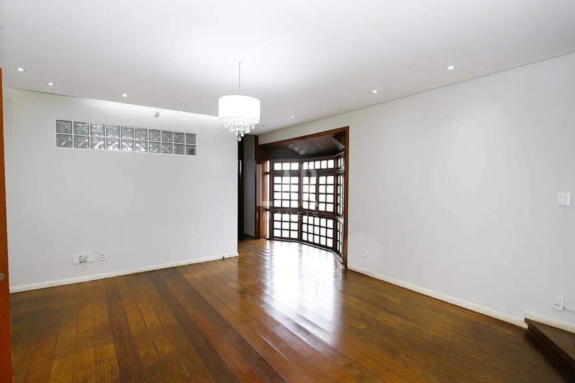 Casa de 4 quartos à venda, Santa Lúcia, Belo Horizonte - MG