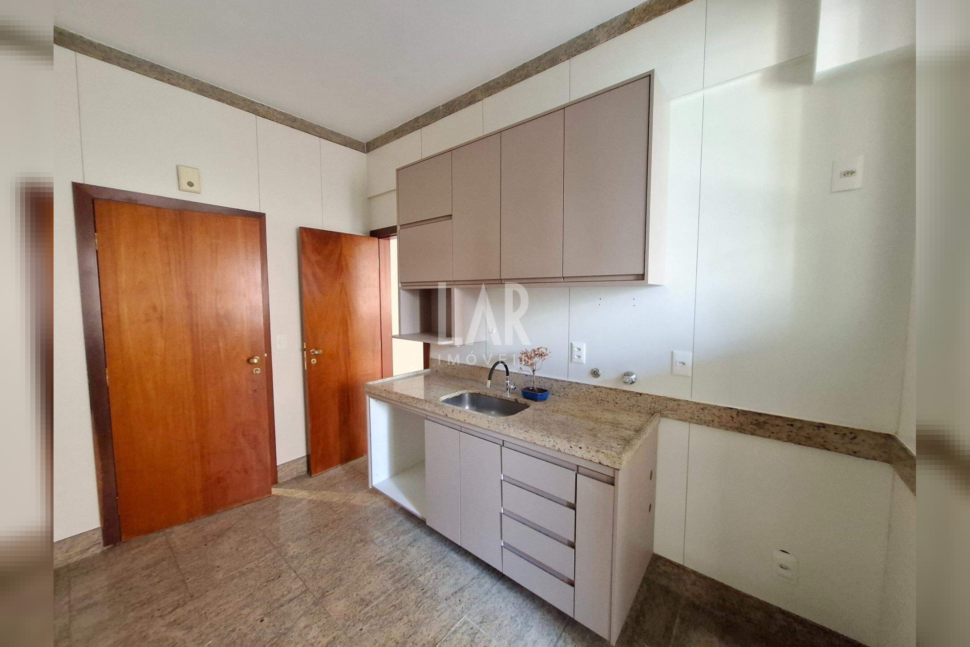 Apartamento de 3 quartos à venda, Lourdes, Belo Horizonte - MG