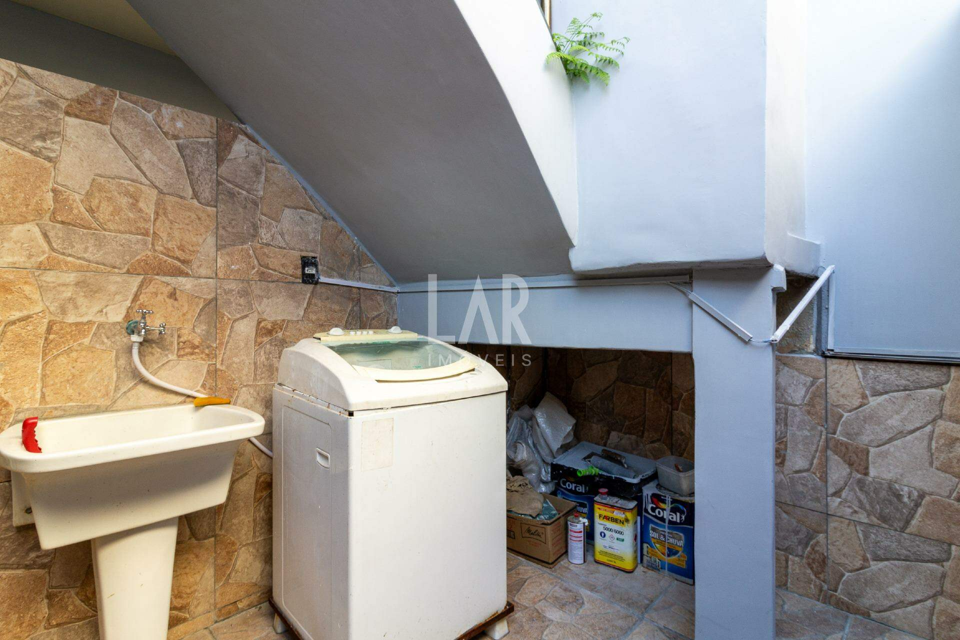 Casa Comercial de 3 quartos para alugar, Santa Tereza, Belo Horizonte - MG