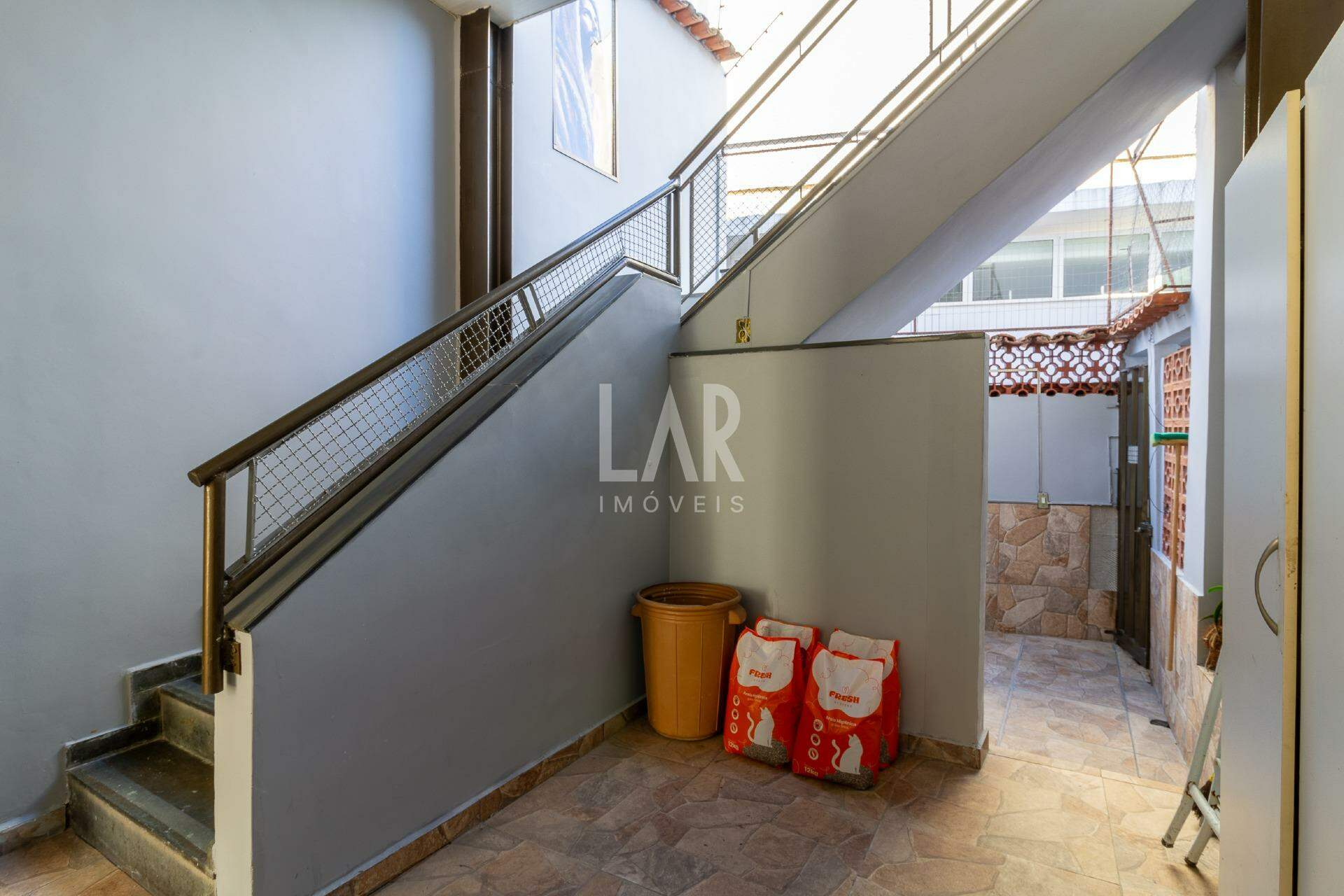 Casa Comercial de 3 quartos para alugar, Santa Tereza, Belo Horizonte - MG