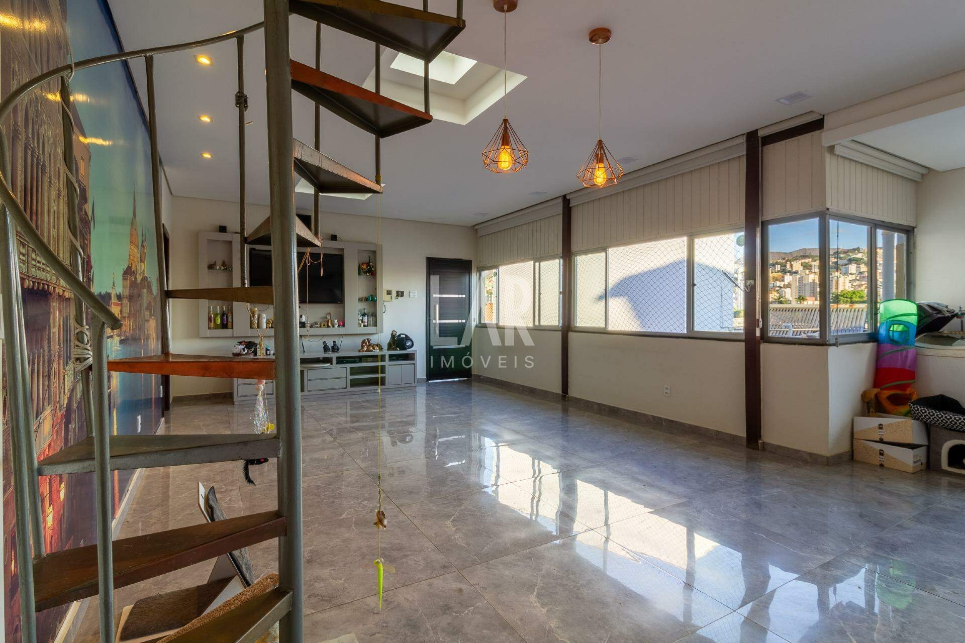 Casa de 7 quartos à venda, Santa Tereza, Belo Horizonte - MG