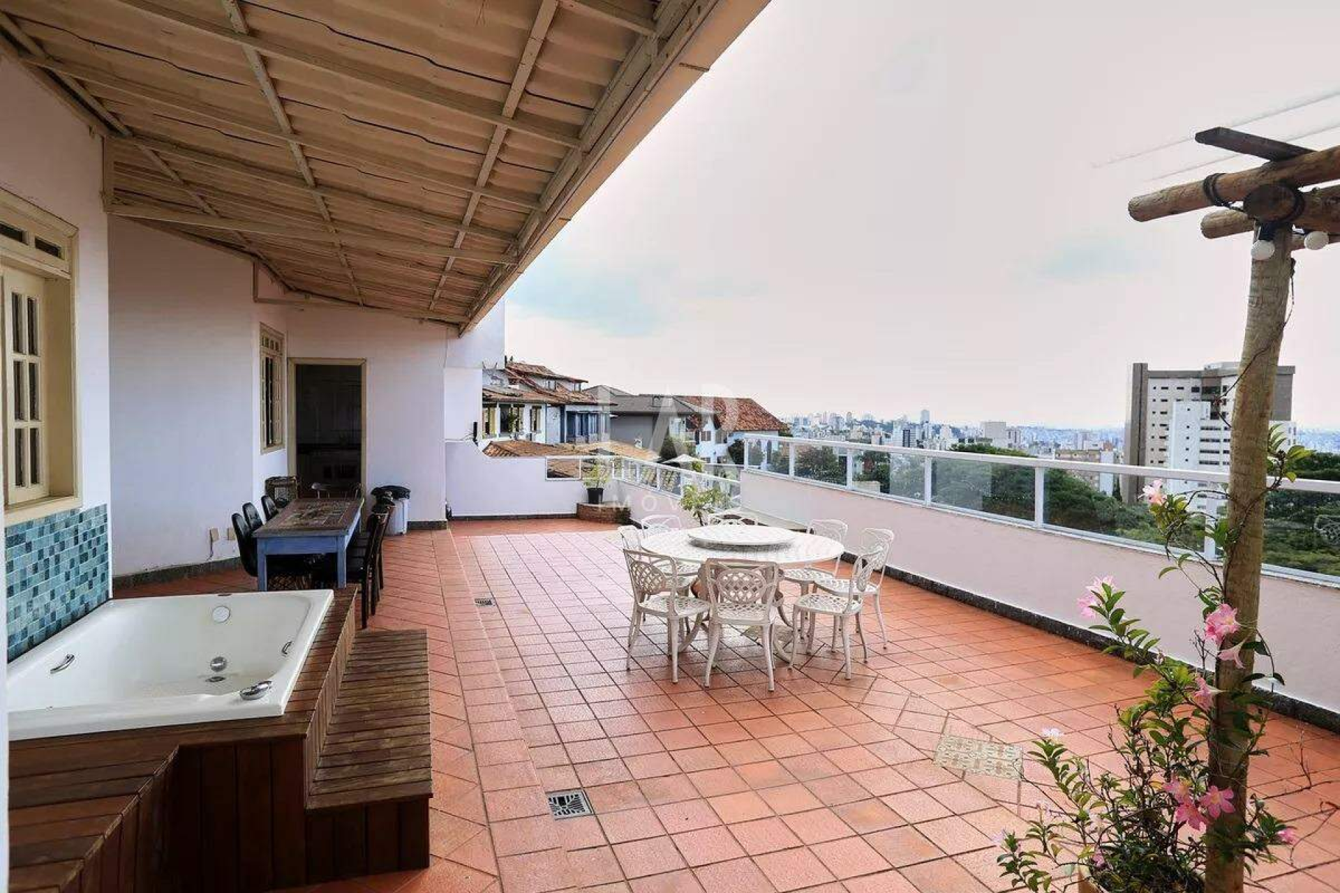 Casa de 4 quartos à venda, Mangabeiras, Belo Horizonte - MG