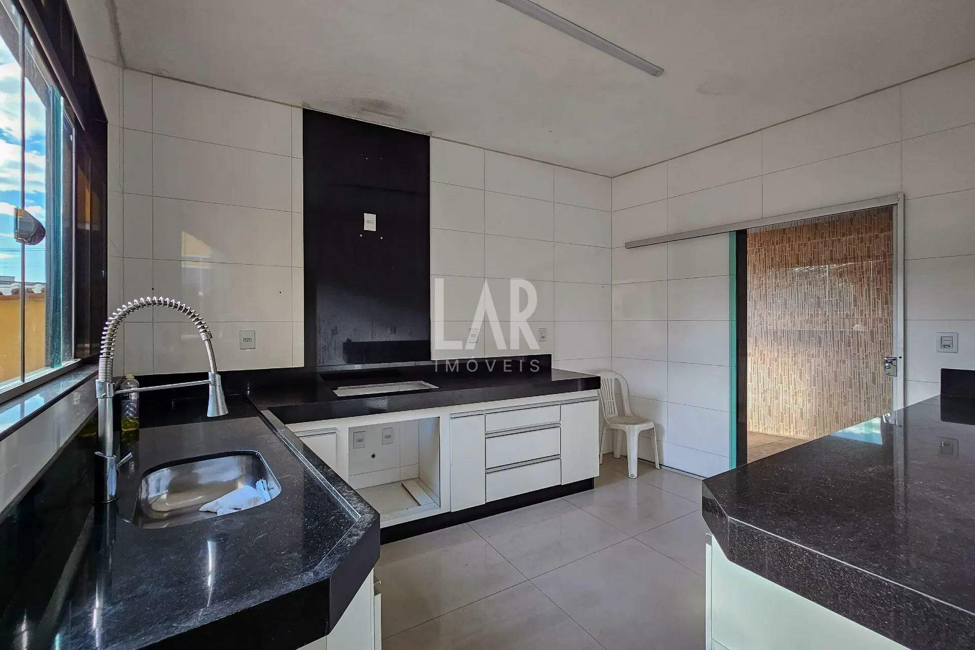 Casa de 4 quartos à venda, Santa Efigênia, Belo Horizonte - MG