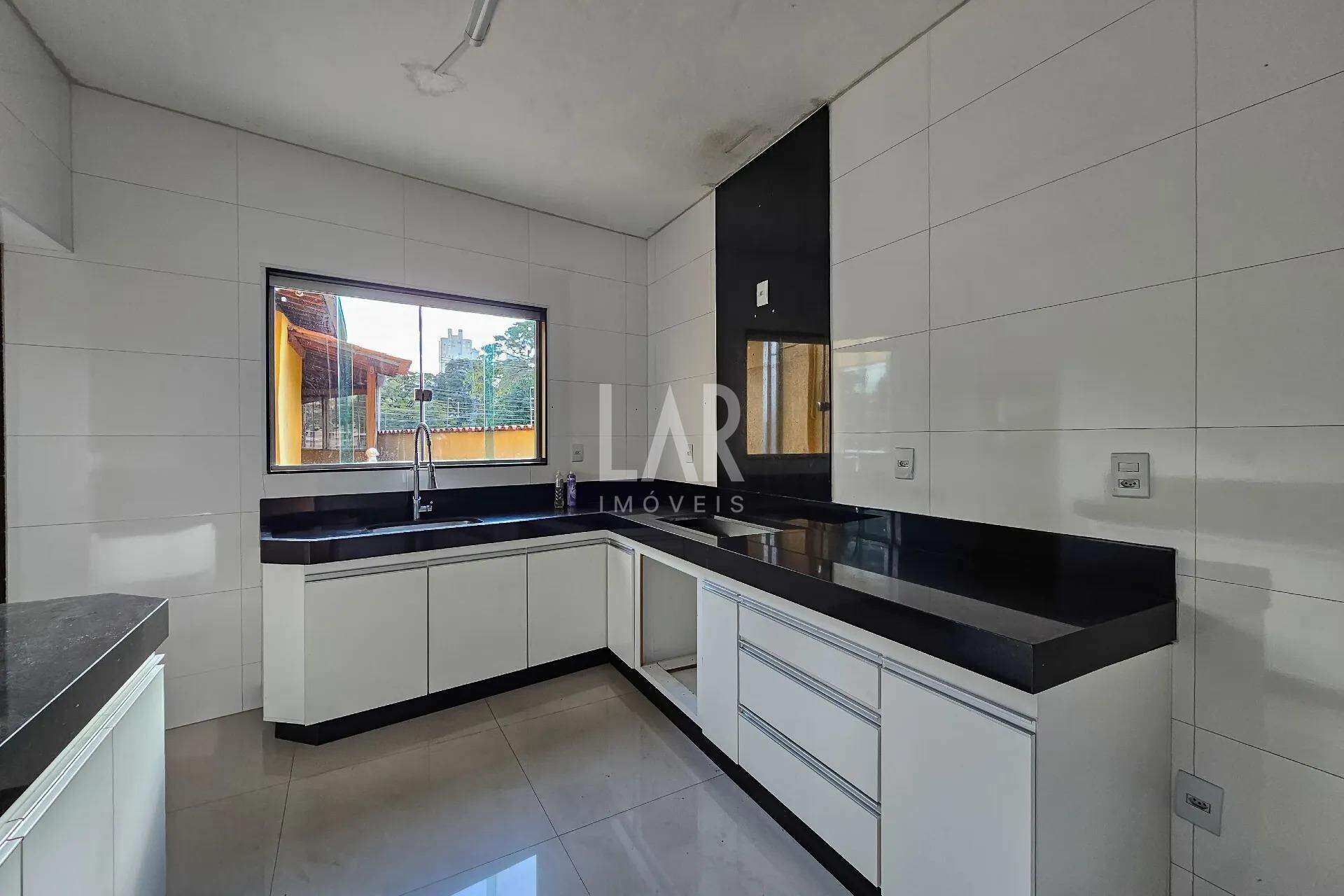 Casa de 4 quartos à venda, Santa Efigênia, Belo Horizonte - MG