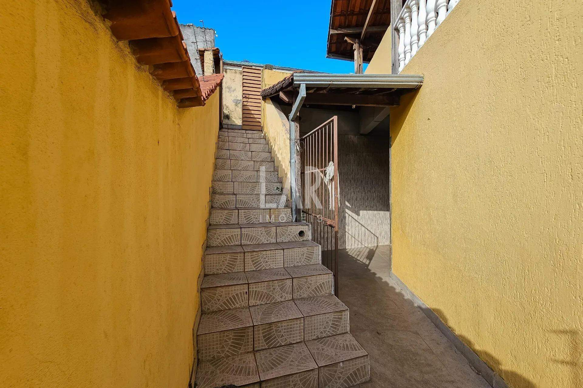 Casa de 4 quartos à venda, Santa Efigênia, Belo Horizonte - MG