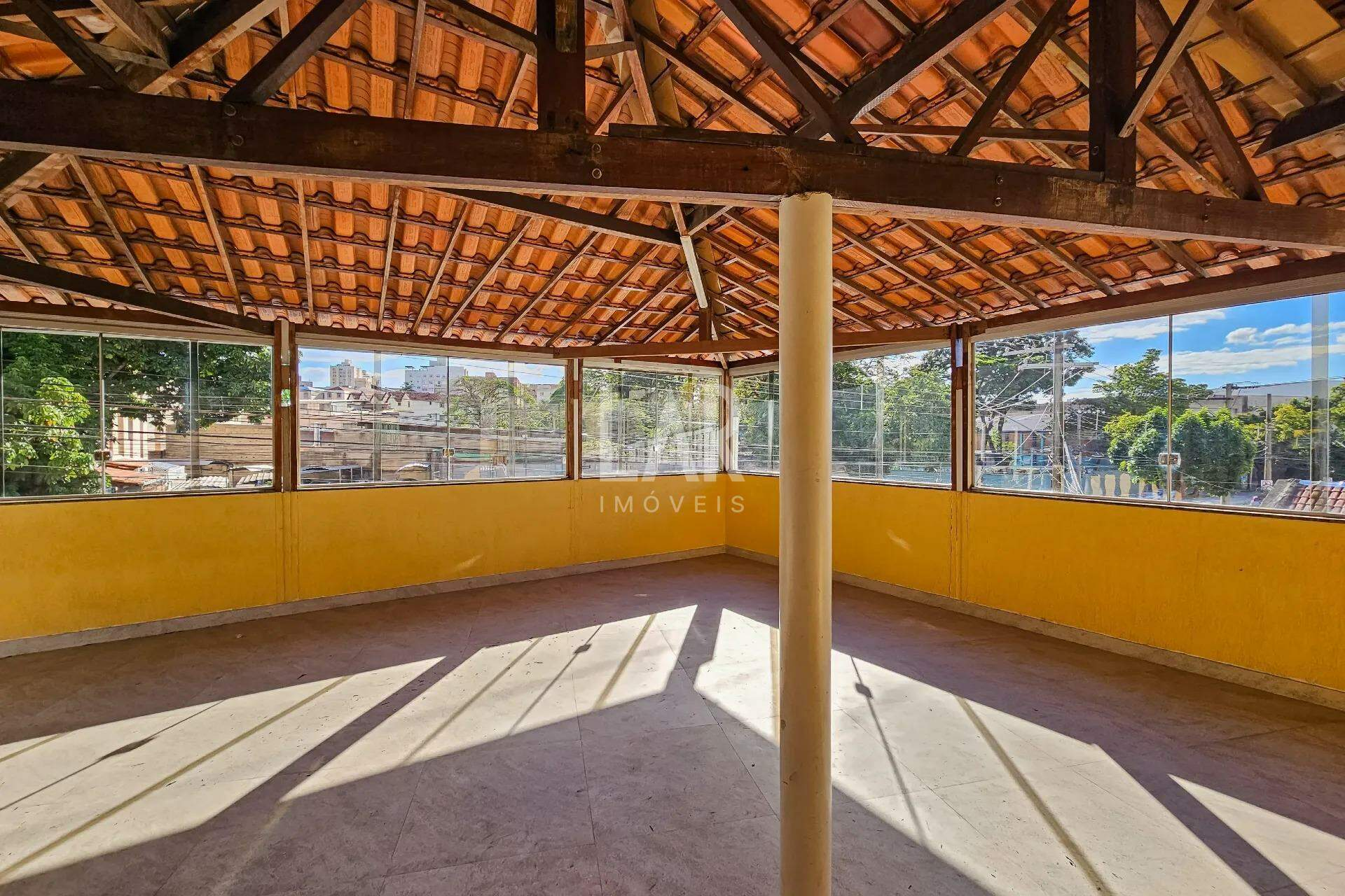Casa de 4 quartos à venda, Santa Efigênia, Belo Horizonte - MG