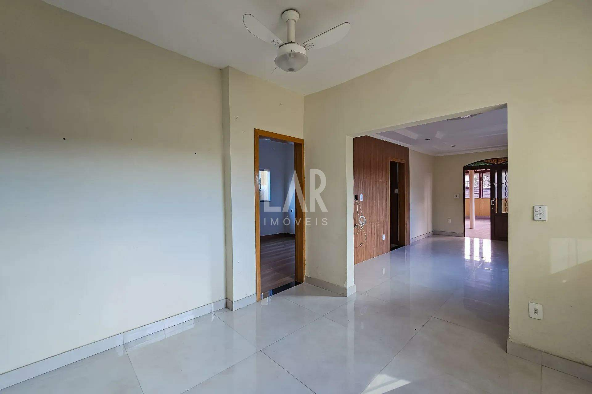 Casa de 4 quartos à venda, Santa Efigênia, Belo Horizonte - MG