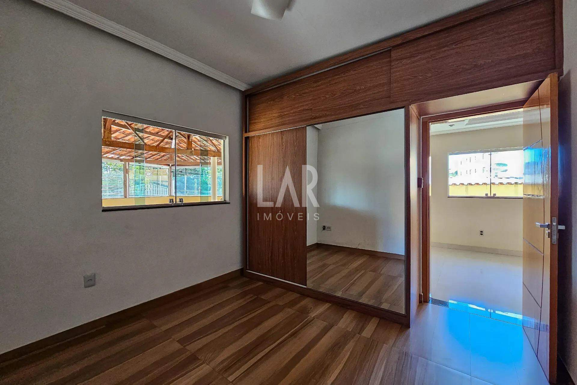 Casa de 4 quartos à venda, Santa Efigênia, Belo Horizonte - MG