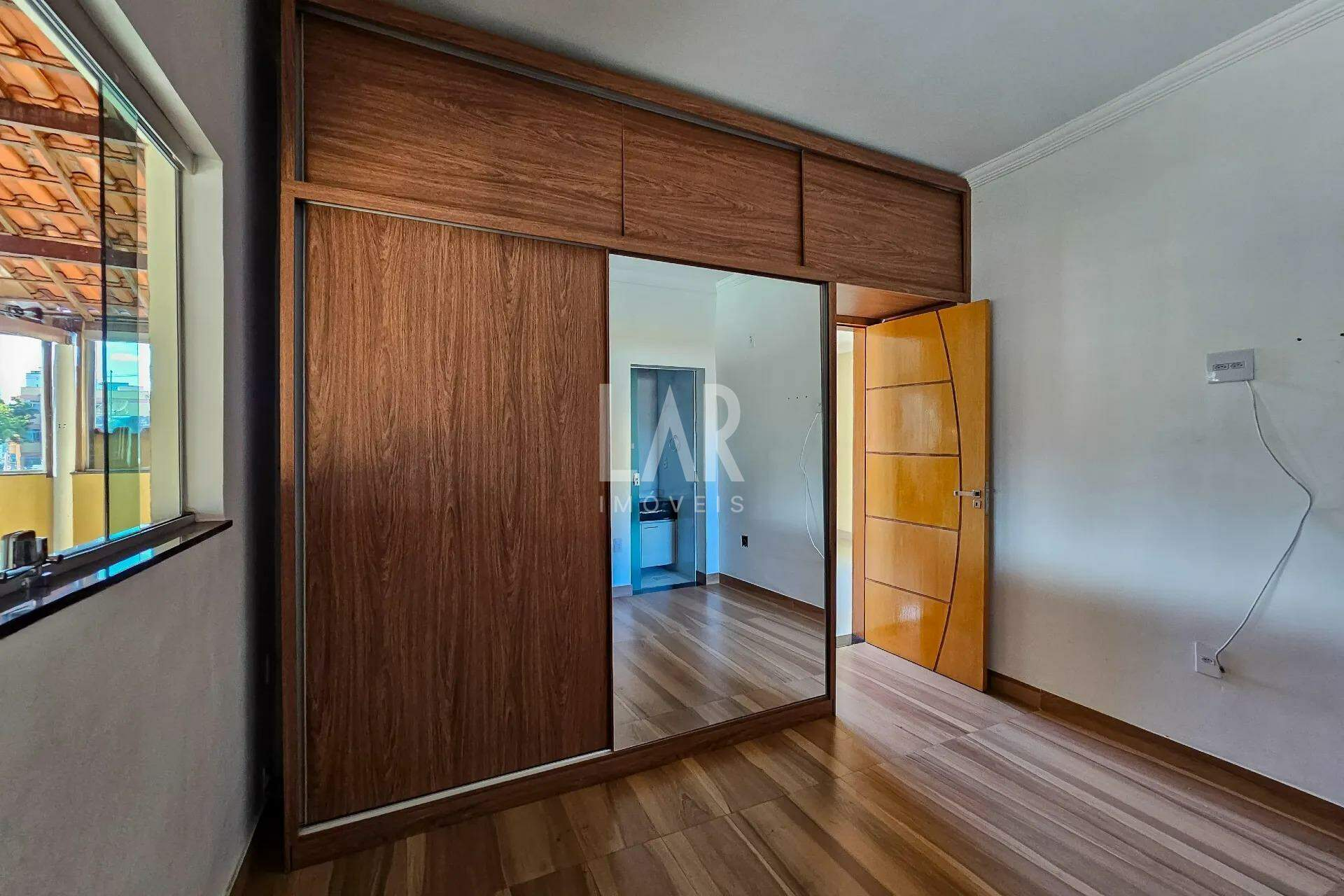 Casa de 4 quartos à venda, Santa Efigênia, Belo Horizonte - MG