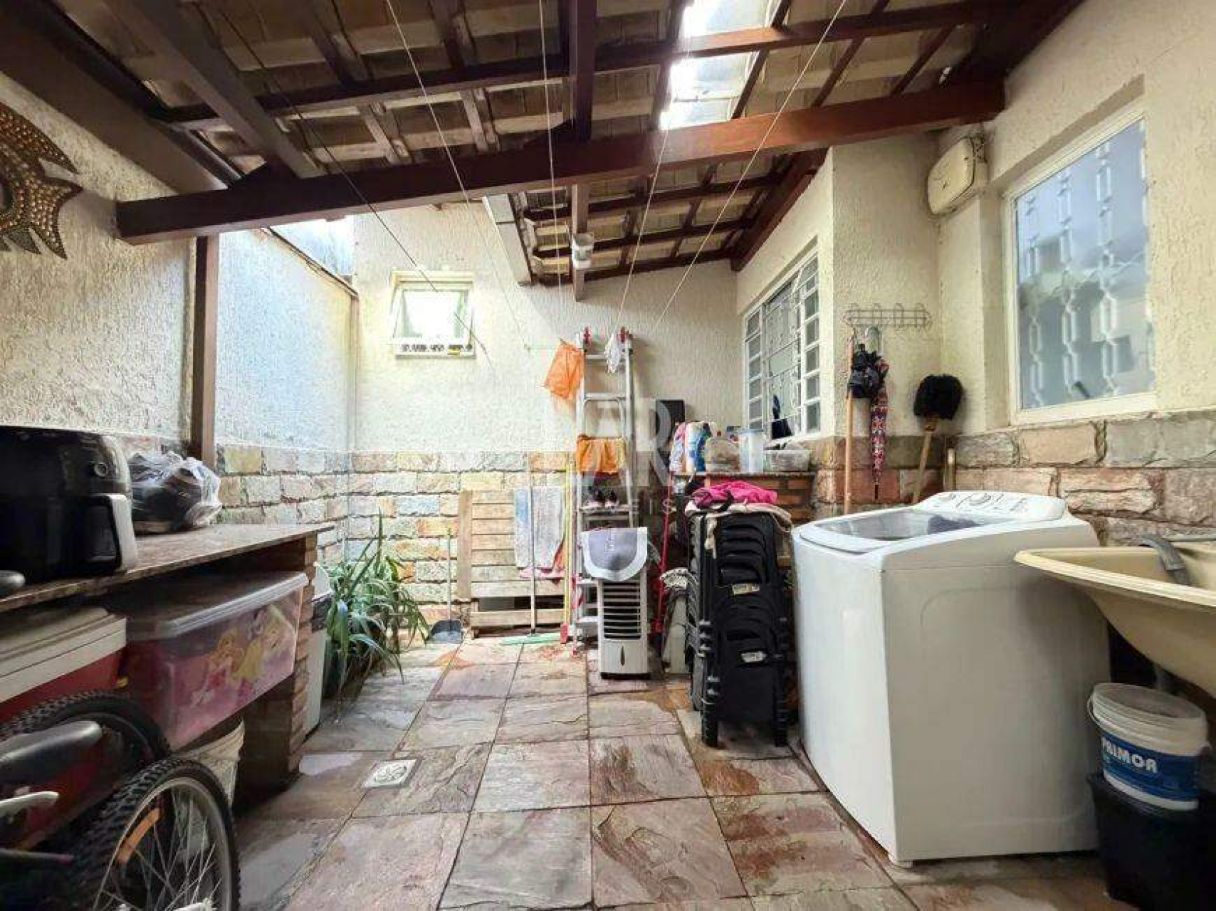 Casa Geminada de 2 quartos à venda, Santa Amélia, Belo Horizonte - MG