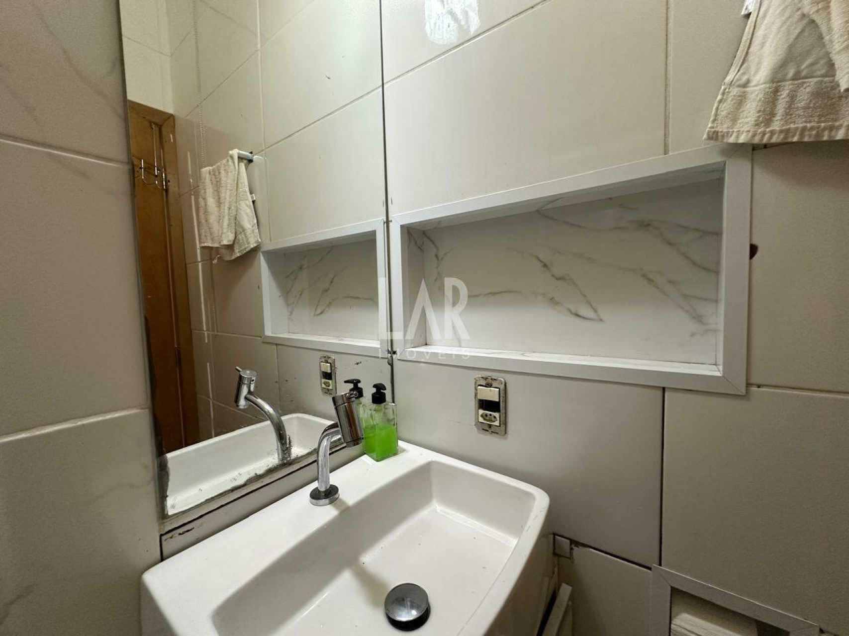Casa Geminada de 2 quartos à venda, Santa Amélia, Belo Horizonte - MG