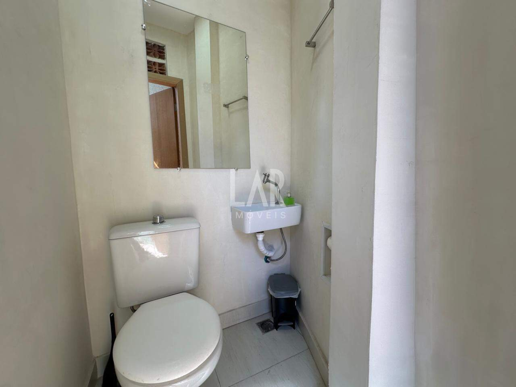 Casa Geminada de 2 quartos à venda, Santa Amélia, Belo Horizonte - MG