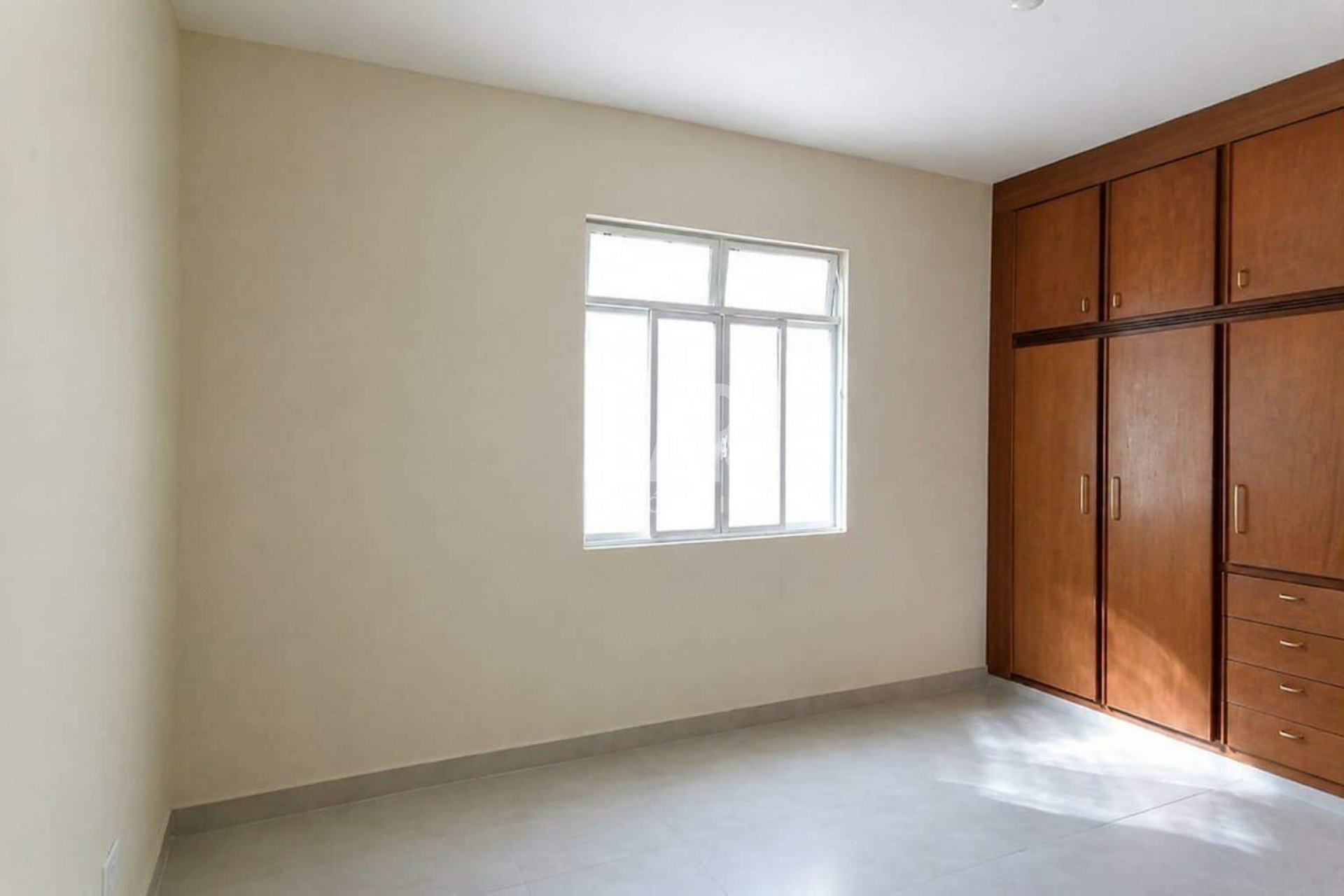Casa de 3 quartos à venda, Santa Efigênia, Belo Horizonte - MG