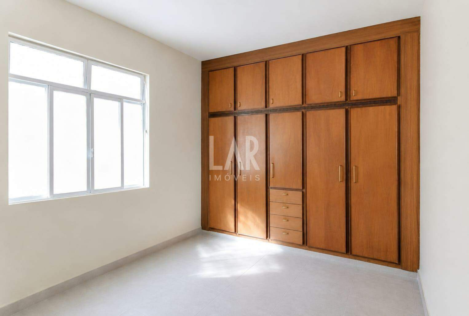 Casa de 3 quartos à venda, Santa Efigênia, Belo Horizonte - MG