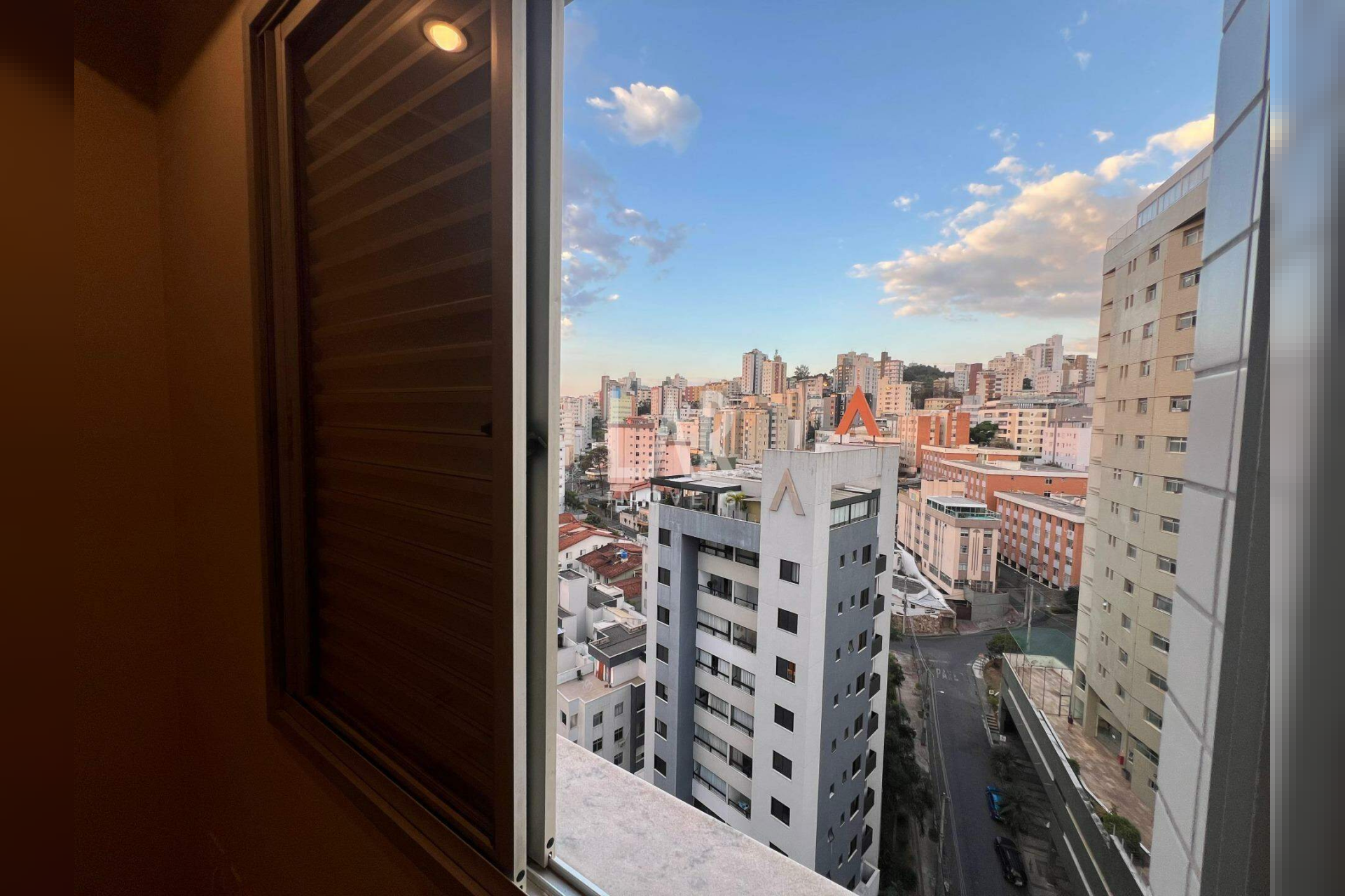 Apartamento de 4 quartos para alugar, Grajaú, Belo Horizonte - MG