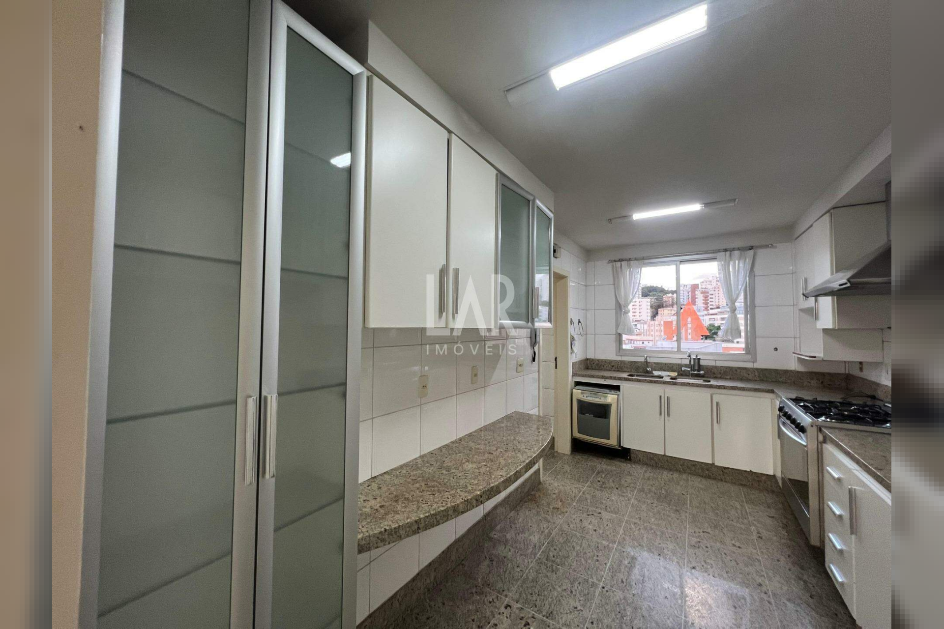 Apartamento de 4 quartos para alugar, Grajaú, Belo Horizonte - MG
