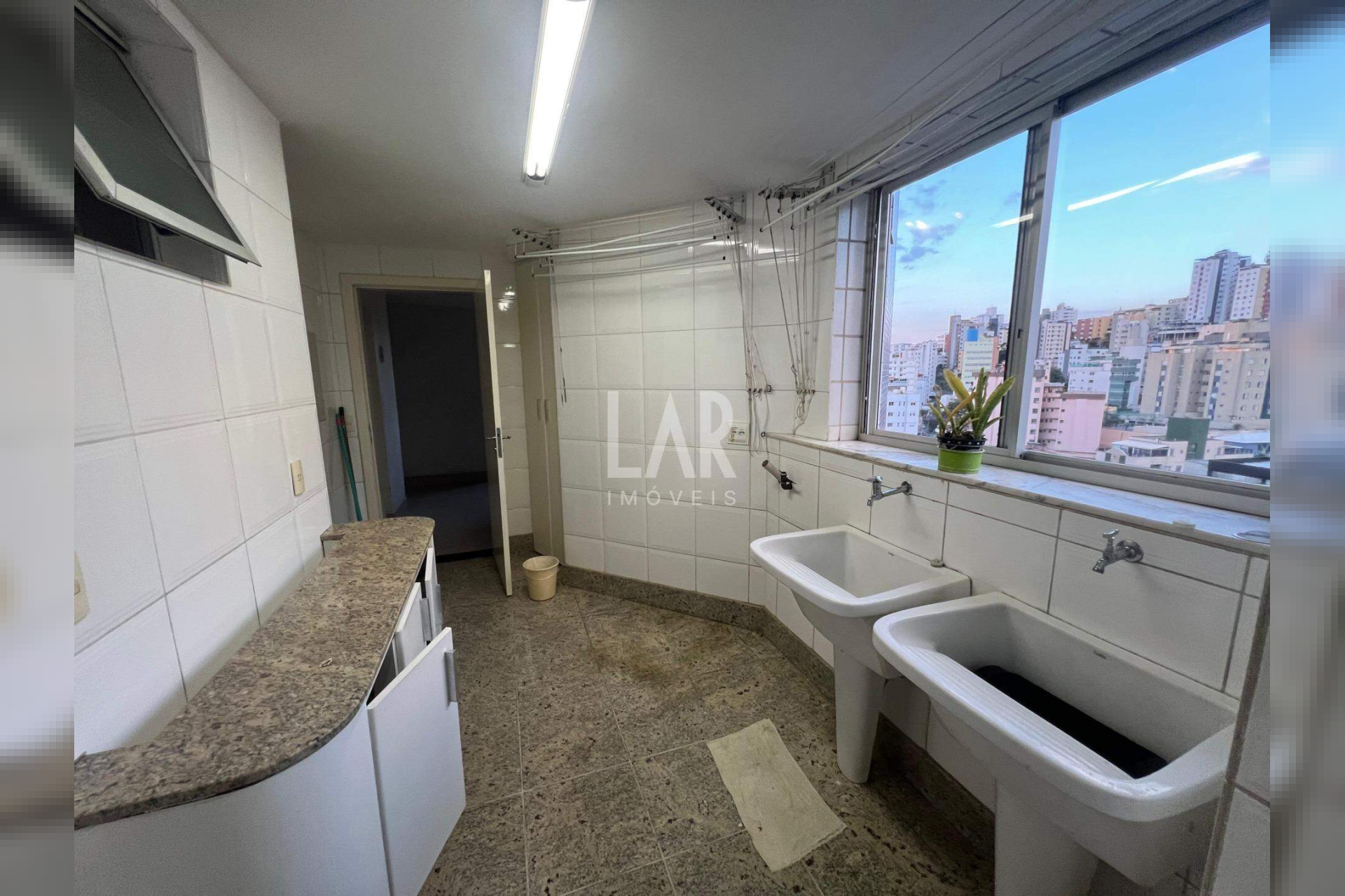 Apartamento de 4 quartos para alugar, Grajaú, Belo Horizonte - MG
