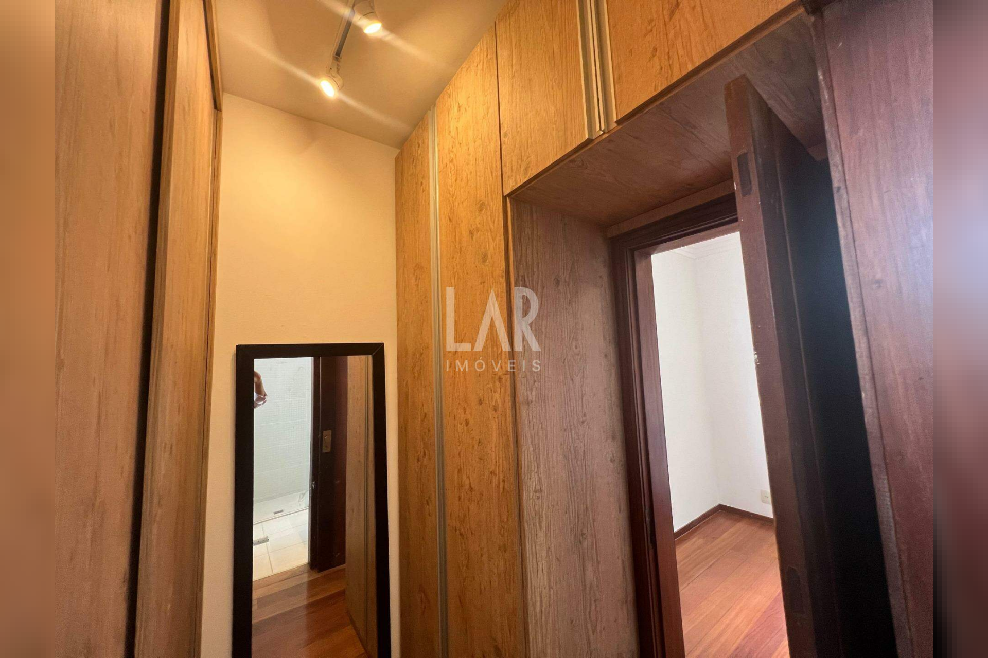 Apartamento de 3 quartos para alugar, Santa Efigênia, Belo Horizonte - MG