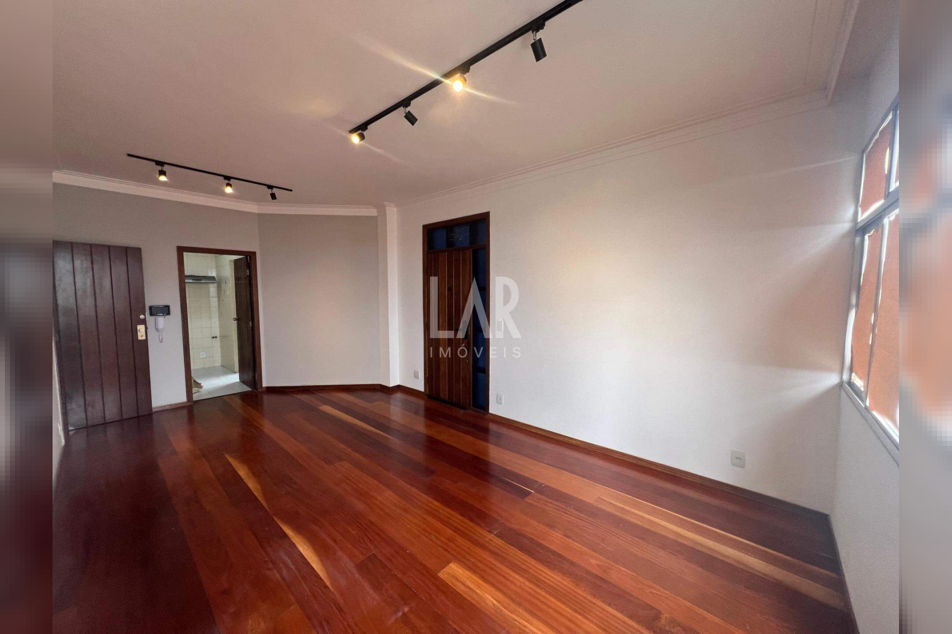 Apartamento de 3 quartos para alugar, Santa Efigênia, Belo Horizonte - MG