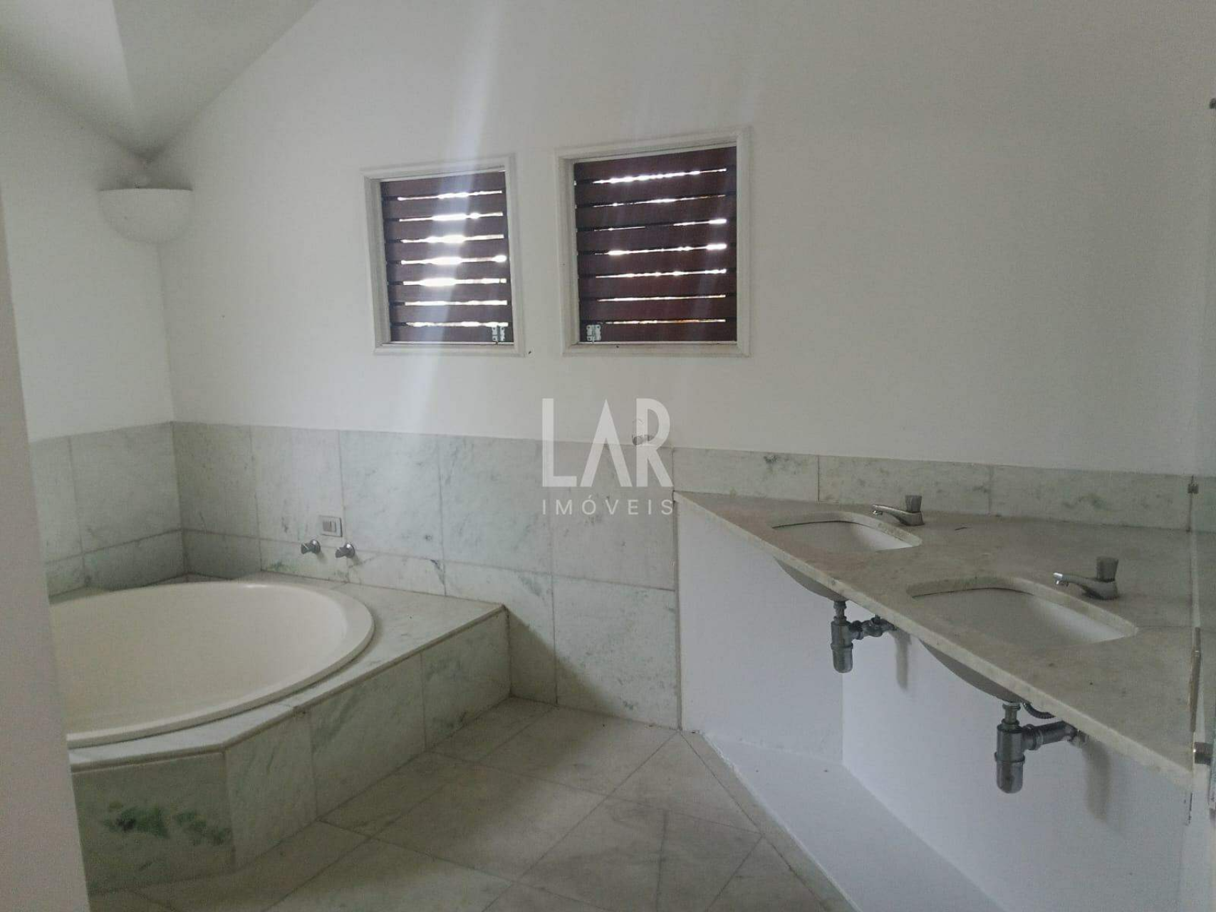 Casa de 4 quartos à venda, São Luiz, Belo Horizonte - MG