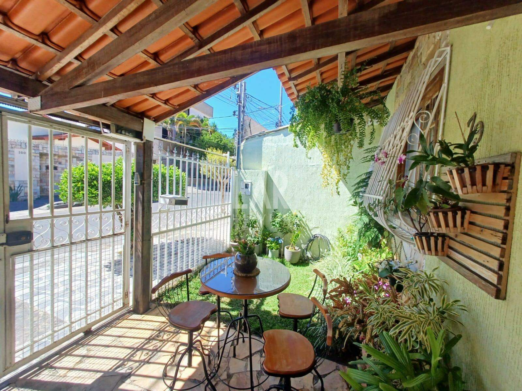 Casa Geminada de 3 quartos à venda, Santa Amélia, Belo Horizonte - MG