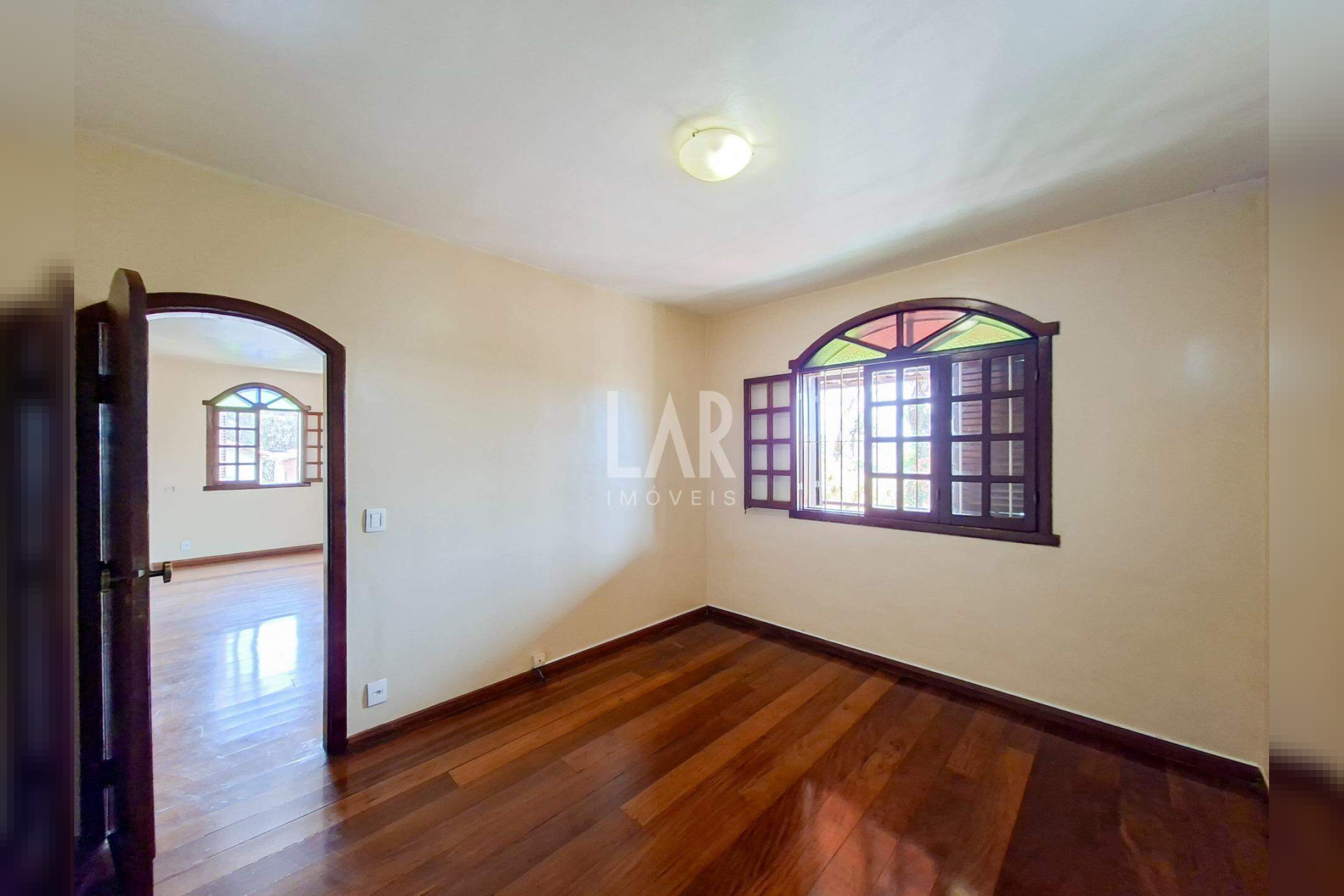 Casa de 5 quartos à venda, Santa Rosa, Belo Horizonte - MG