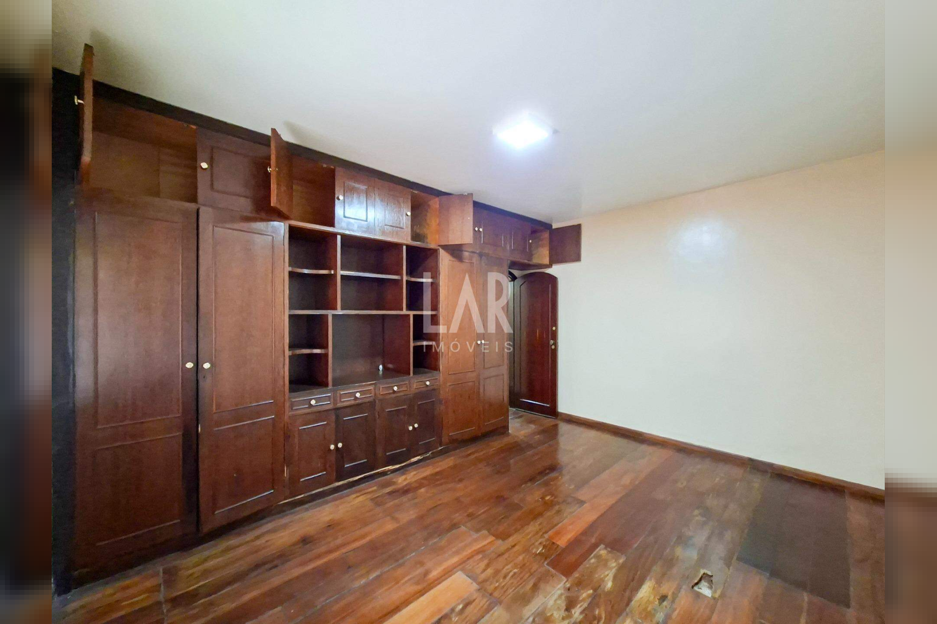Casa de 5 quartos à venda, Santa Rosa, Belo Horizonte - MG