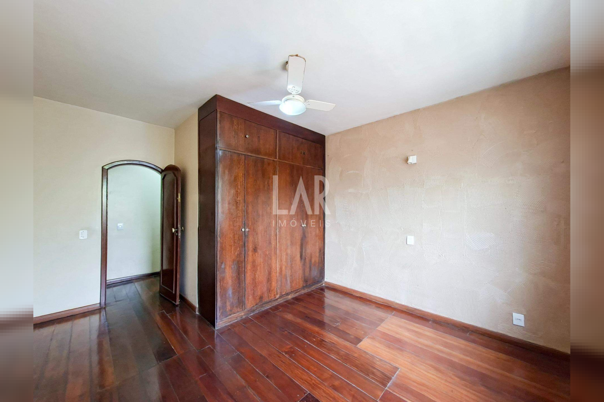 Casa de 5 quartos à venda, Santa Rosa, Belo Horizonte - MG
