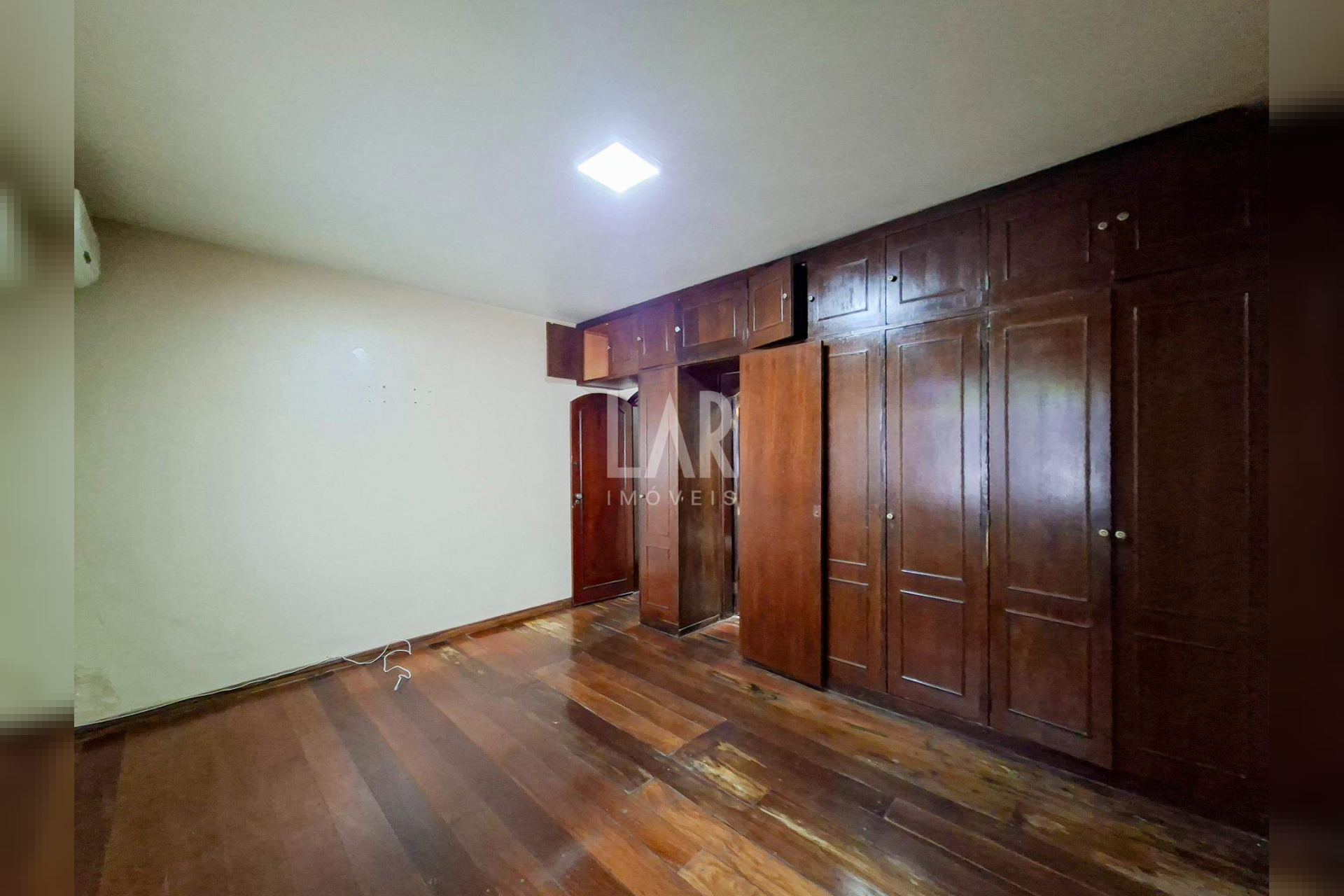 Casa de 5 quartos à venda, Santa Rosa, Belo Horizonte - MG