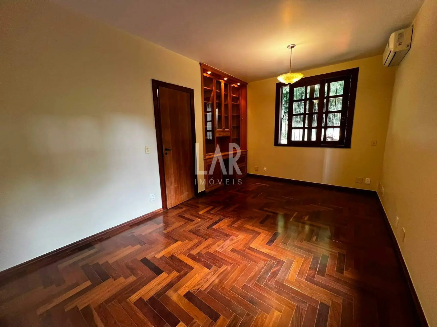 Casa de 4 quartos à venda, Buritis, Belo Horizonte - MG