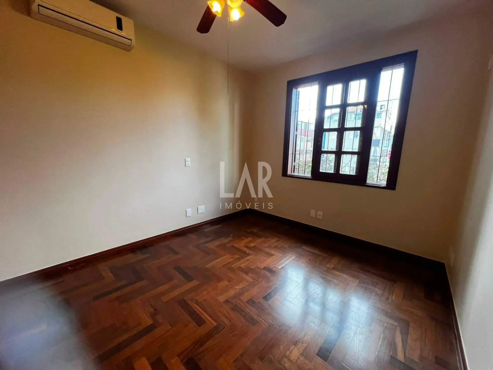 Casa de 4 quartos à venda, Buritis, Belo Horizonte - MG