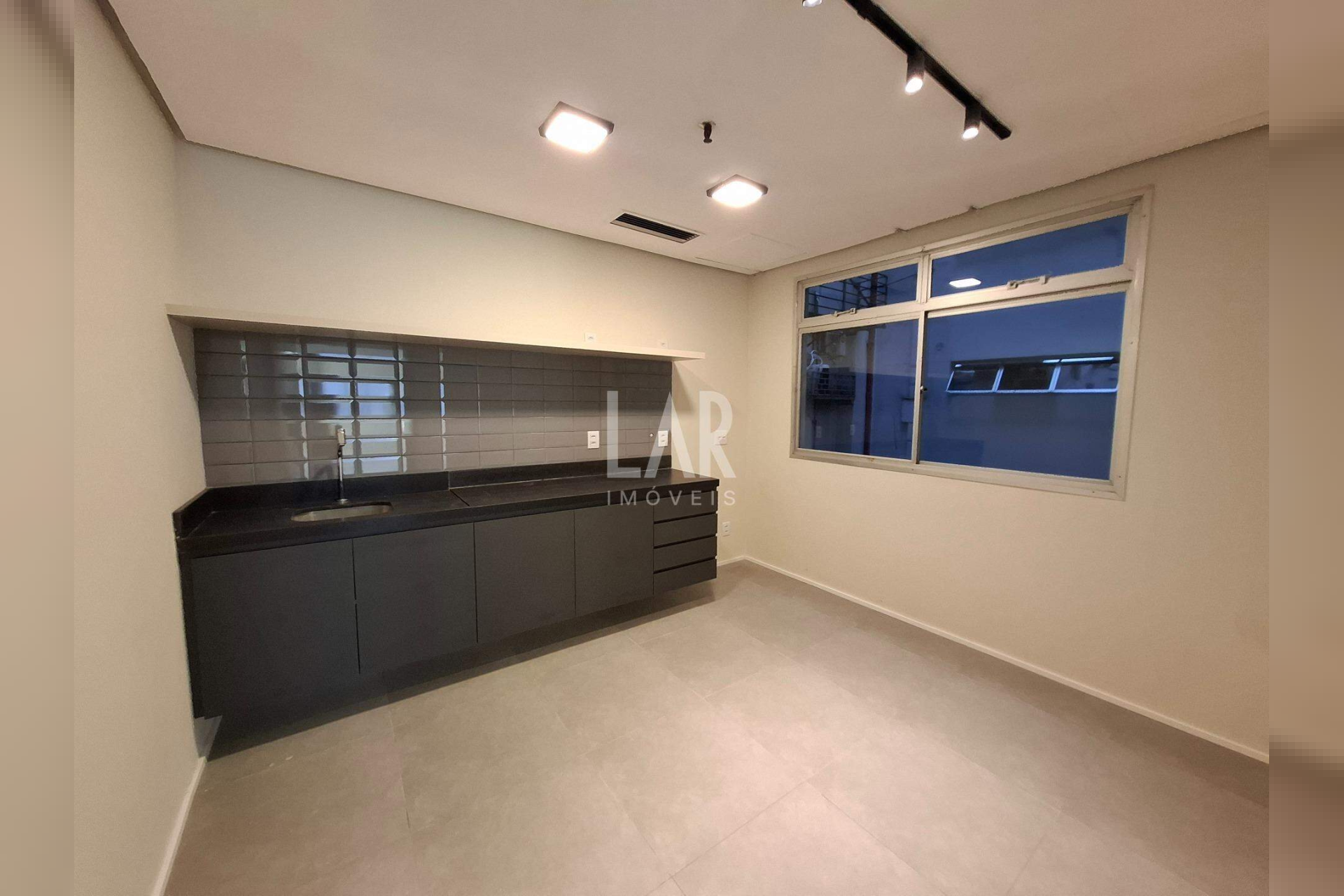 Sala para alugar, Lourdes, Belo Horizonte - MG
