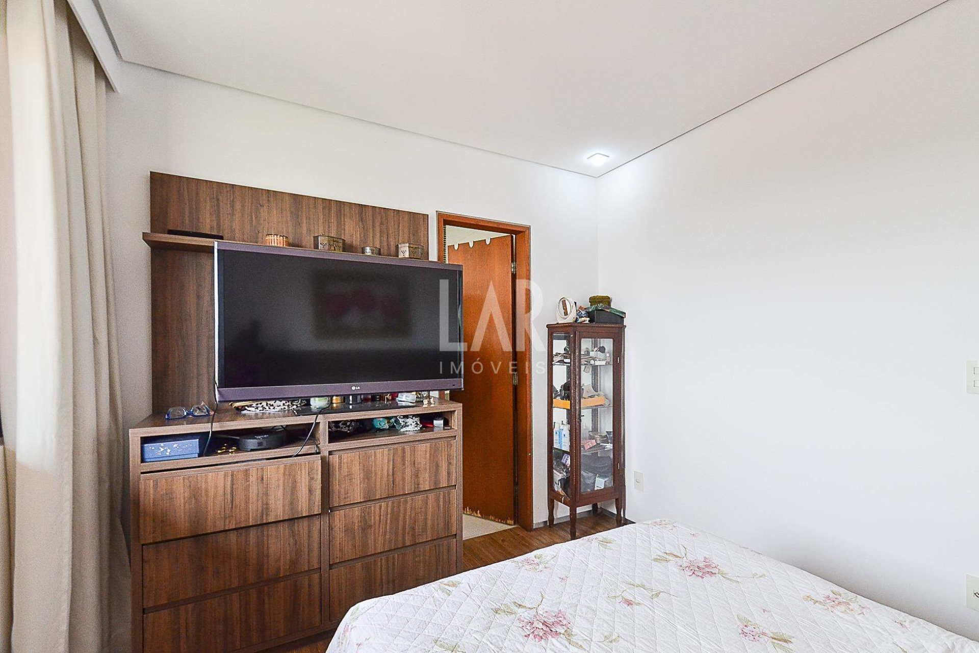 Casa de 5 quartos para alugar, Estoril, Belo Horizonte - MG