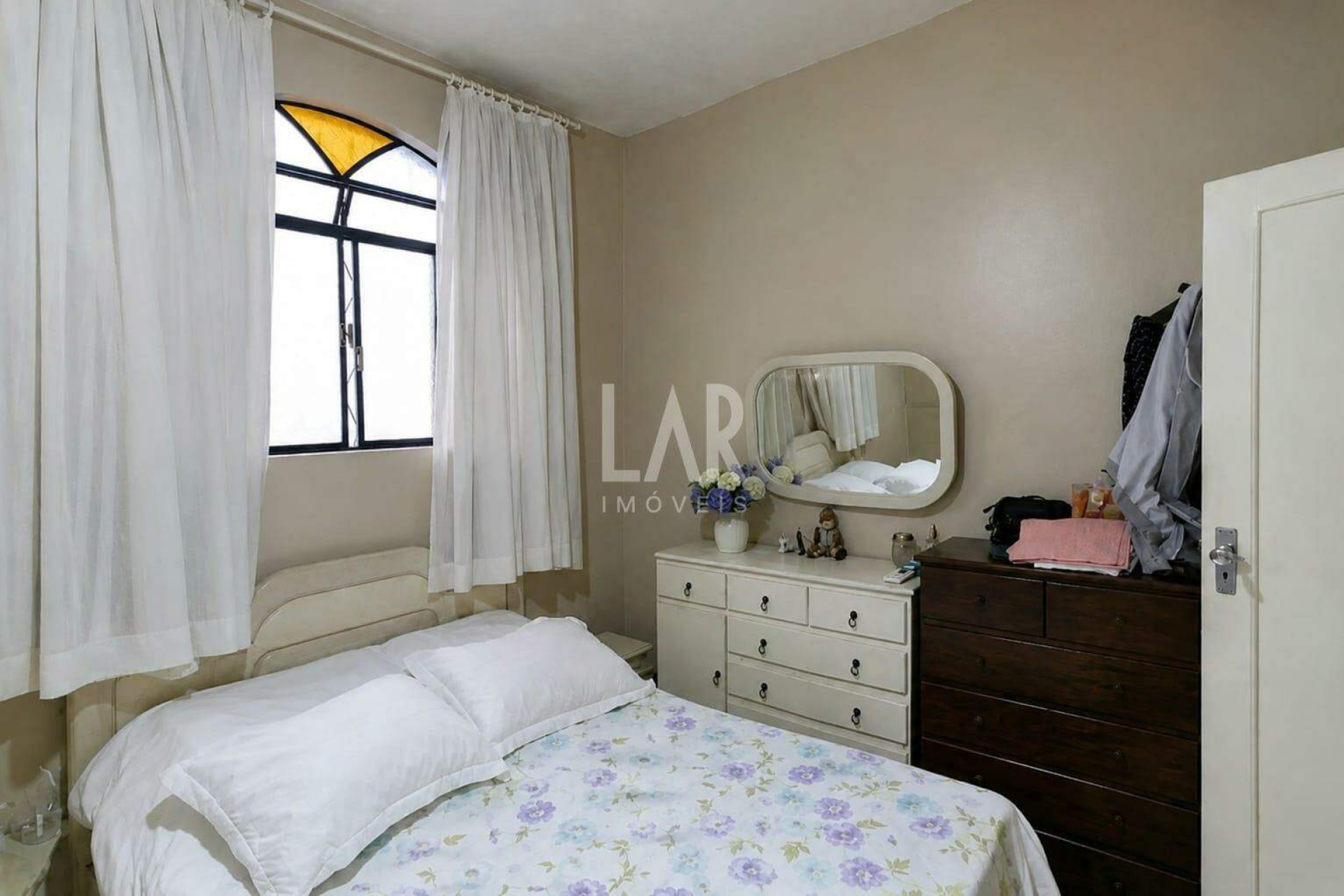 Casa de 3 quartos à venda, Centro, Belo Horizonte - MG