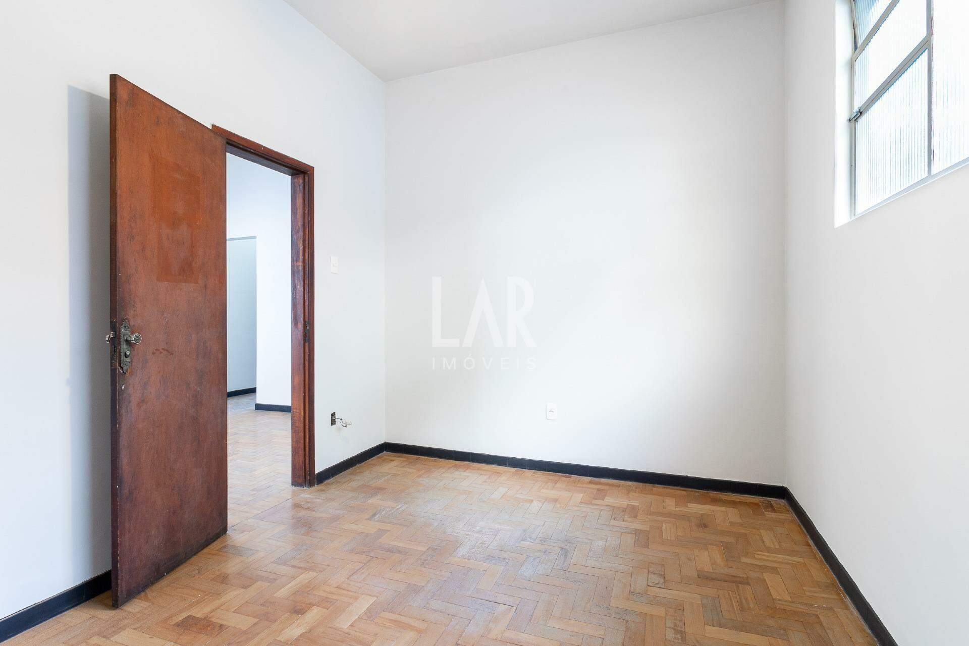 Casa Comercial de 7 quartos para alugar, Funcionários, Belo Horizonte - MG