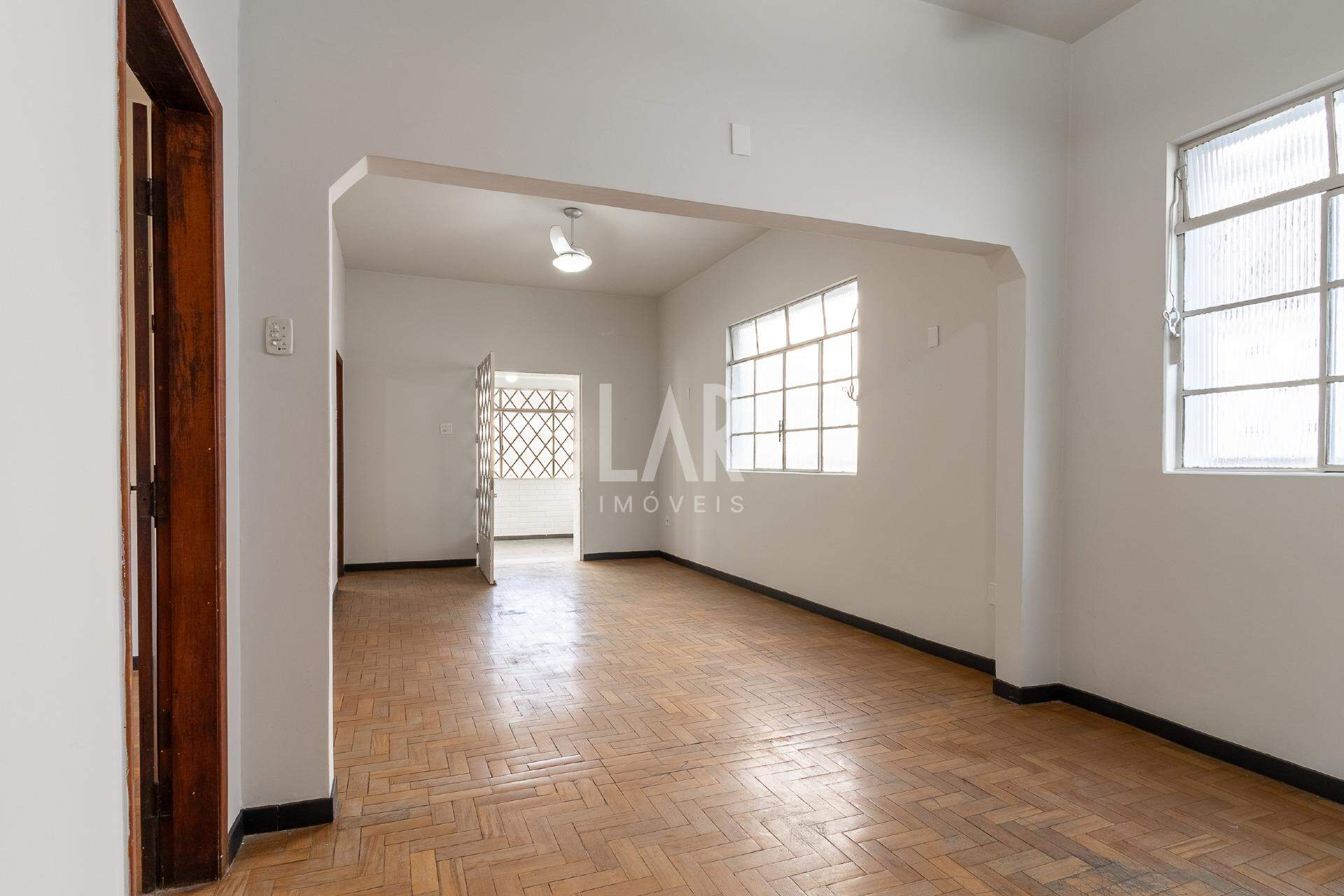 Casa Comercial de 7 quartos para alugar, Funcionários, Belo Horizonte - MG