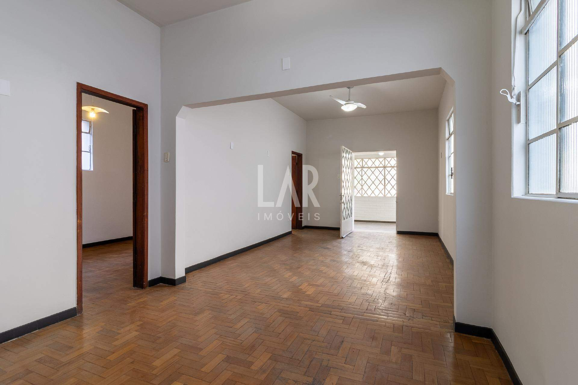 Casa Comercial de 7 quartos para alugar, Funcionários, Belo Horizonte - MG