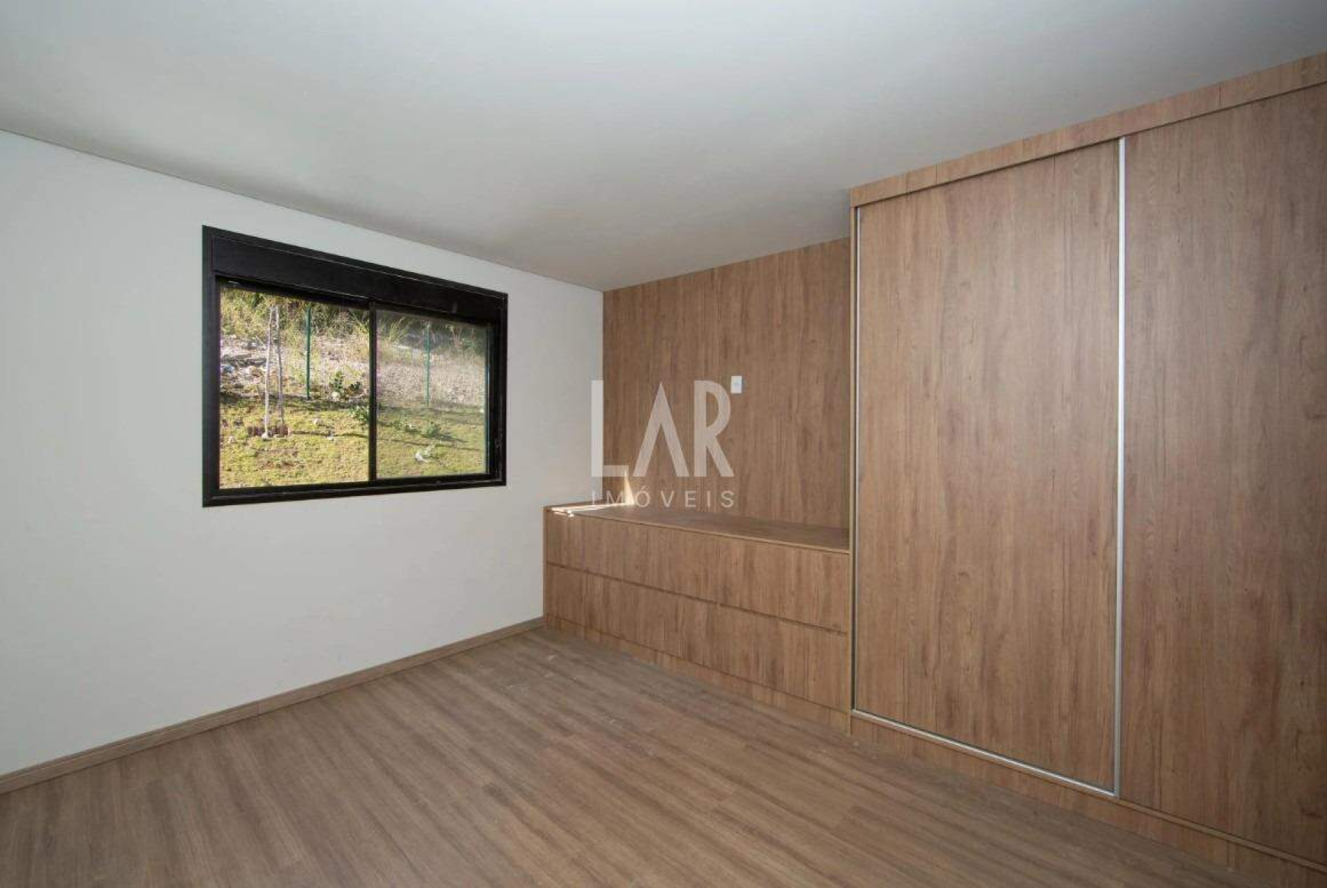 Casa Geminada de 2 quartos para alugar, Estoril, Belo Horizonte - MG
