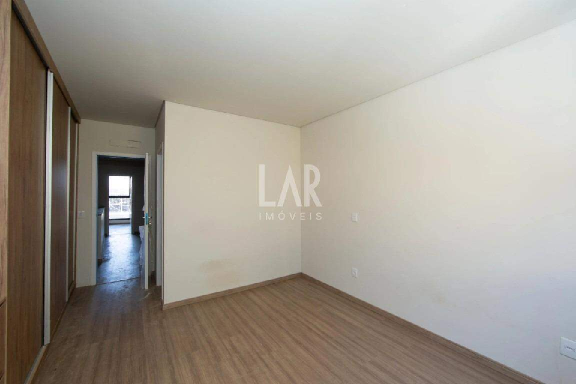 Casa Geminada de 2 quartos para alugar, Estoril, Belo Horizonte - MG