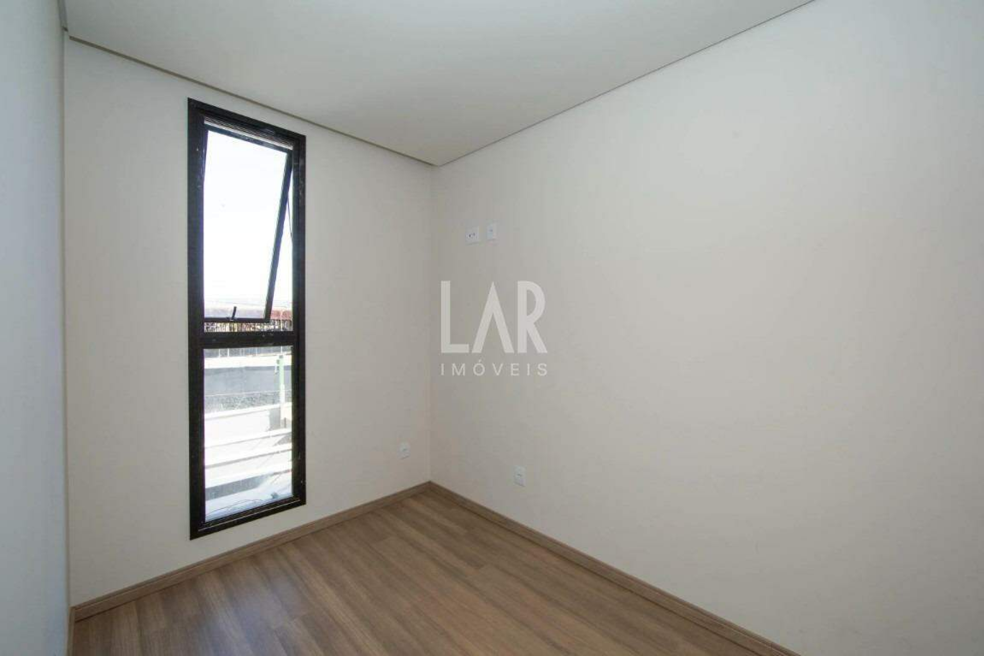 Casa Geminada de 2 quartos para alugar, Estoril, Belo Horizonte - MG